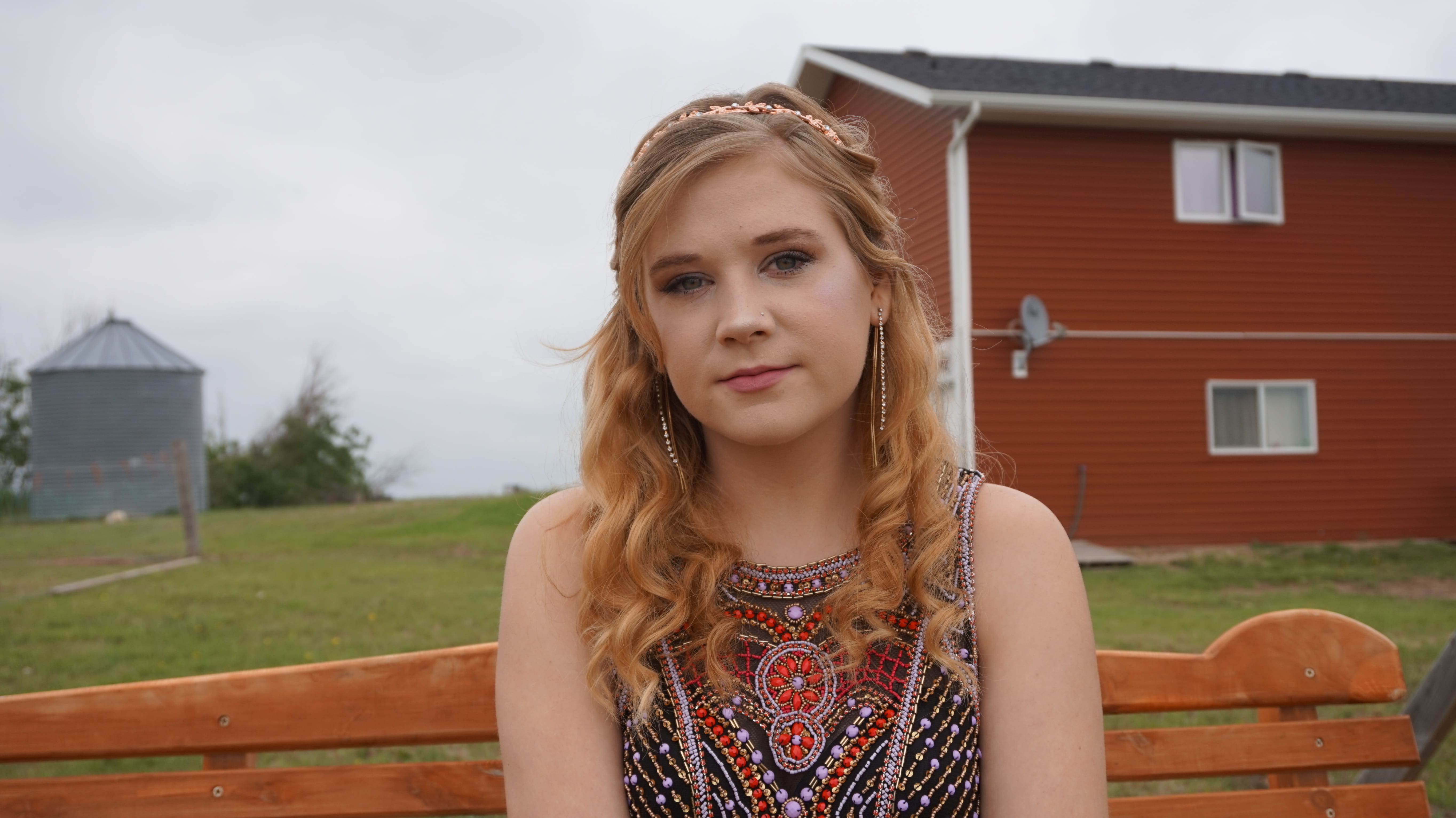 blond, beautiful, house, serious, blonde, close, face, hair, curls, built structure, shot, one person, long hair, up, young women, graduation, saskatchewan, HD Wallpaper