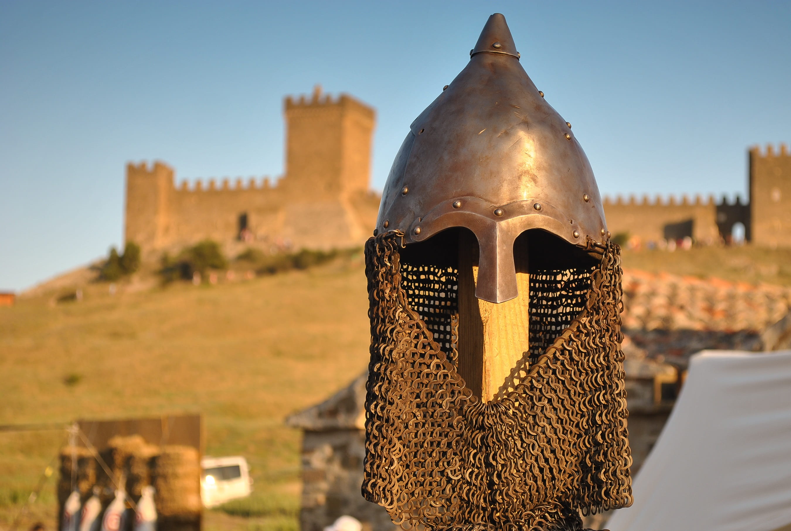 novy, sunlight, castle, outdoors, svet, the past, built structure, knights helmet, travel destinations, building, sky, building exterior, travel, no people, HD Wallpaper