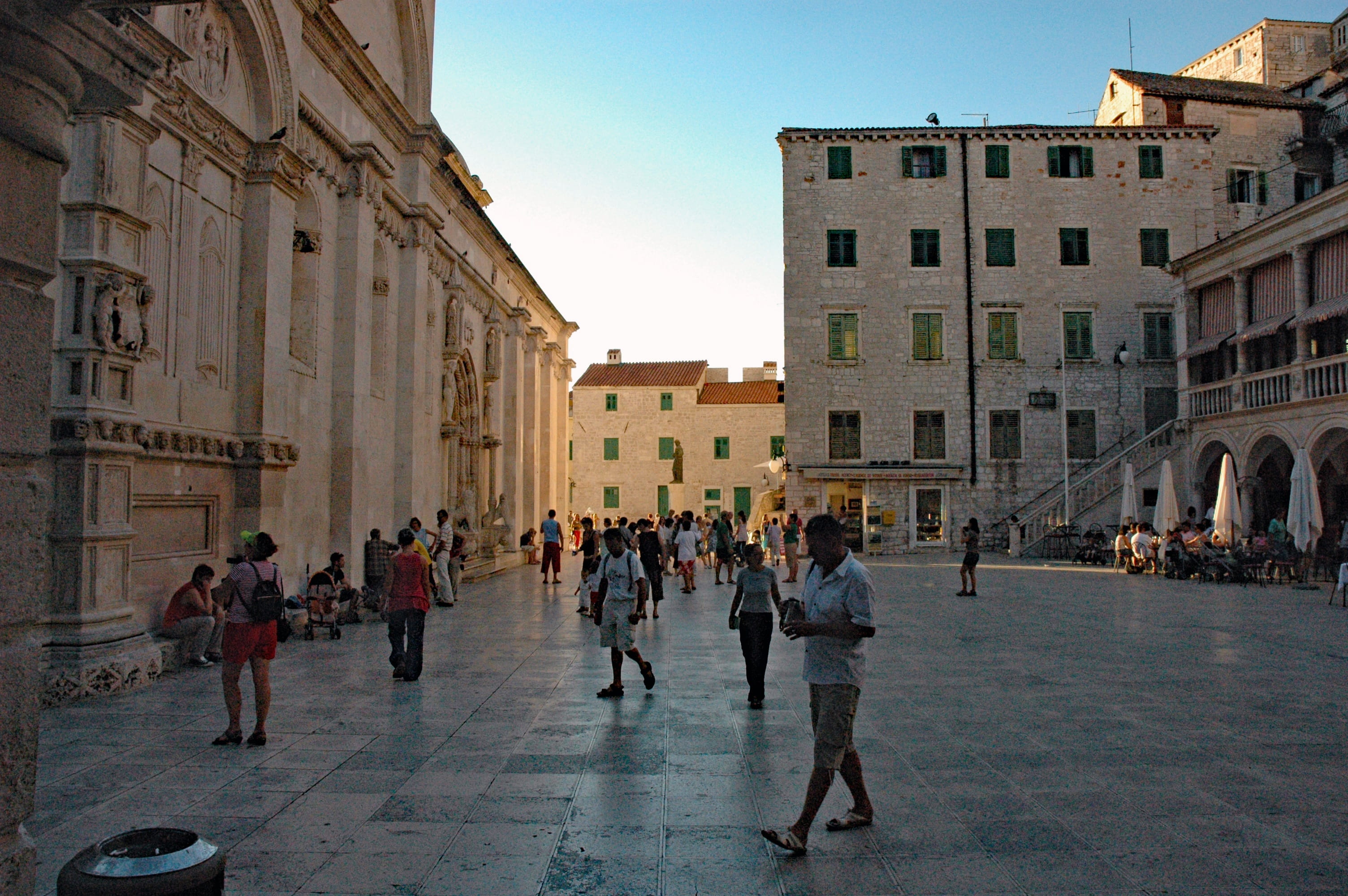 croatia 2008, city, travel destinations, large group of people, outdoors, lifestyles, built structure, the past, crowd, group of people, dalmatia, real people, HD Wallpaper