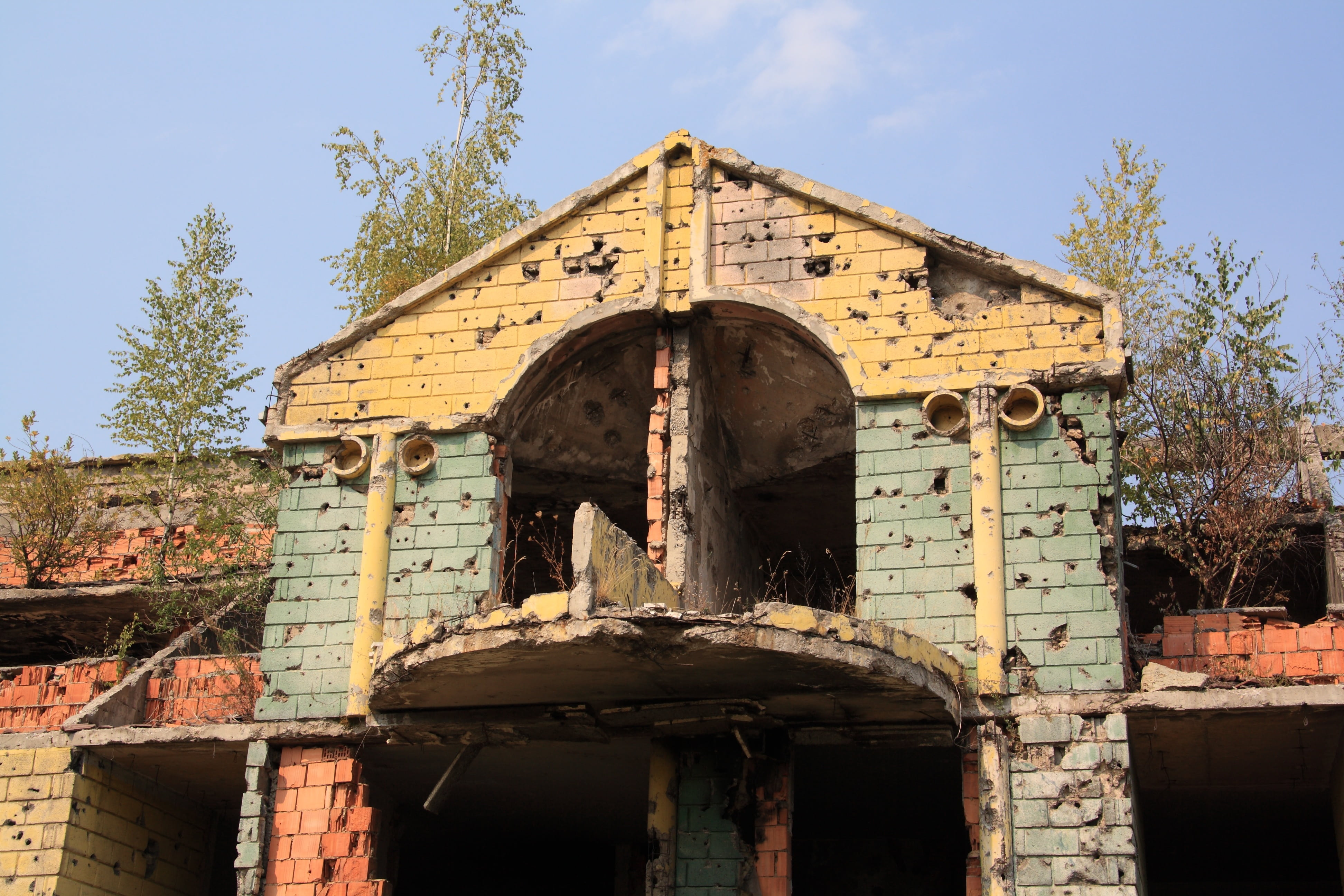 urban, hezegovina, old, history, built structure, architecture, religion, tree, low angle view, nature, day, plant, desolate, sunlight, sarajevo, outdoors, HD Wallpaper