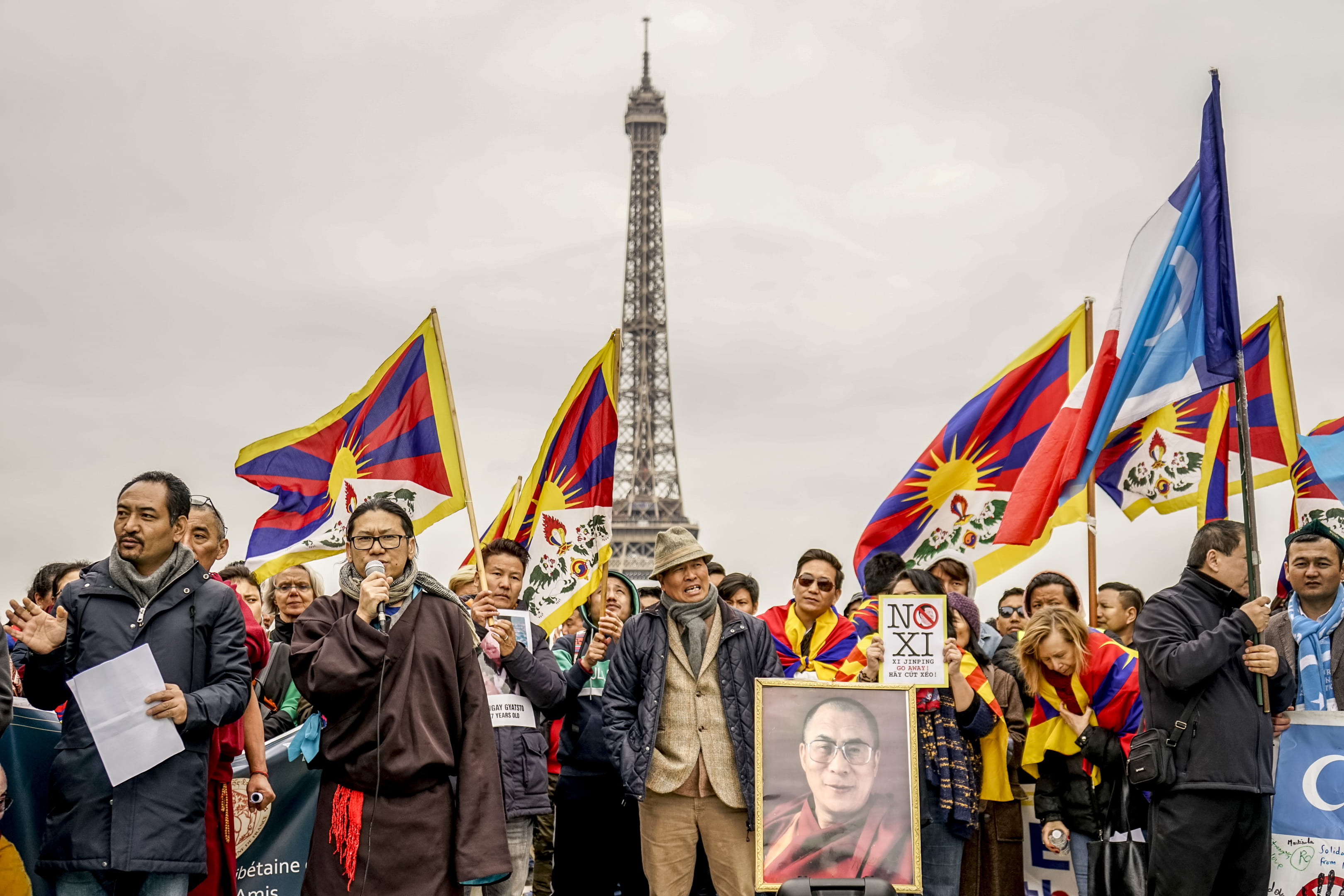 paris, person, festival, eiffel tower, parade, city, men, patriotism, lifestyles, protestor, france, outdoors, group of people, daytime, raising, protest, HD Wallpaper