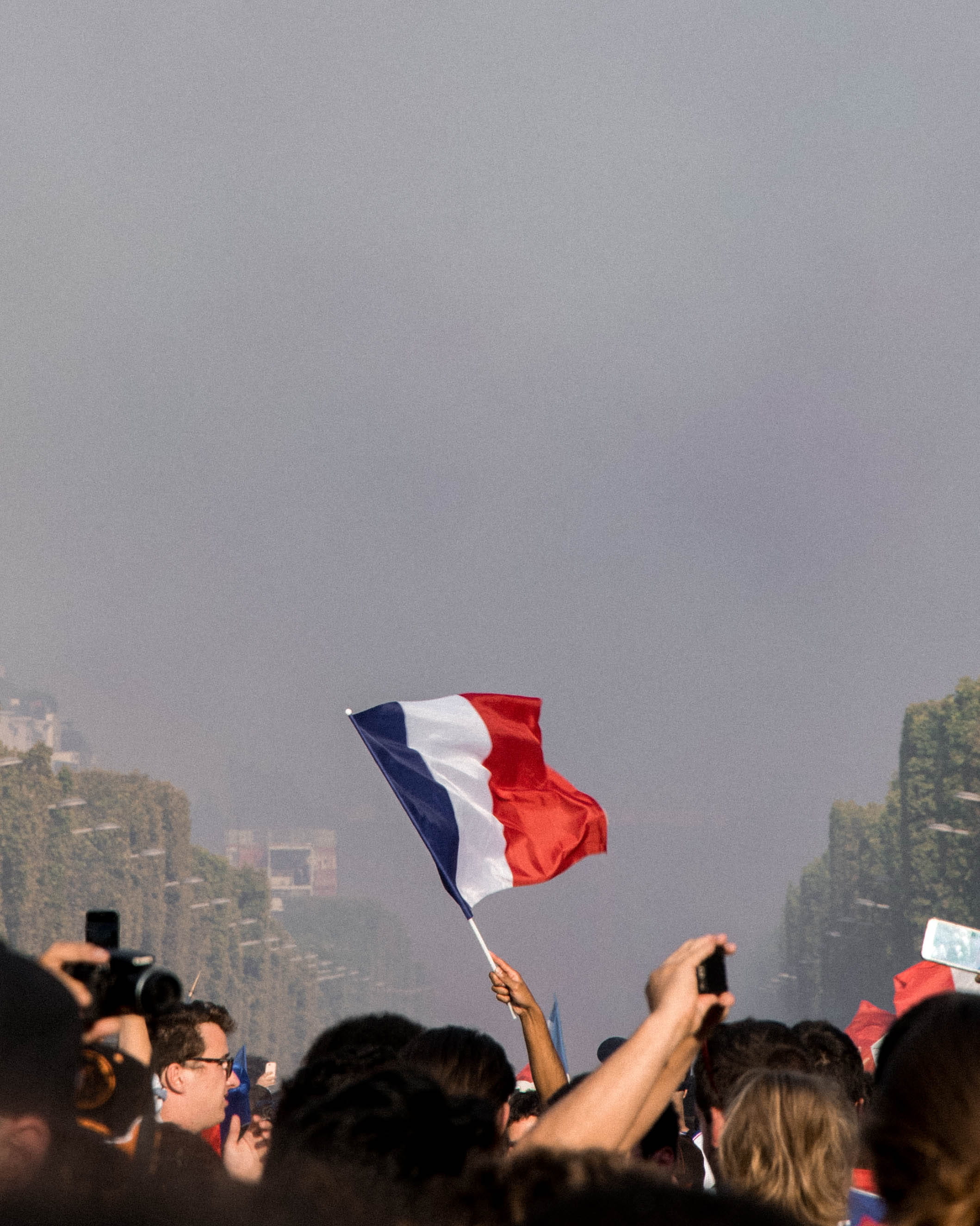 lifestyles, crowd, 2K, patriotism, france, group of people, red, gathering, architecture, building exterior, flag, French Flag, blue, city, group, public, Phone HD Wallpaper