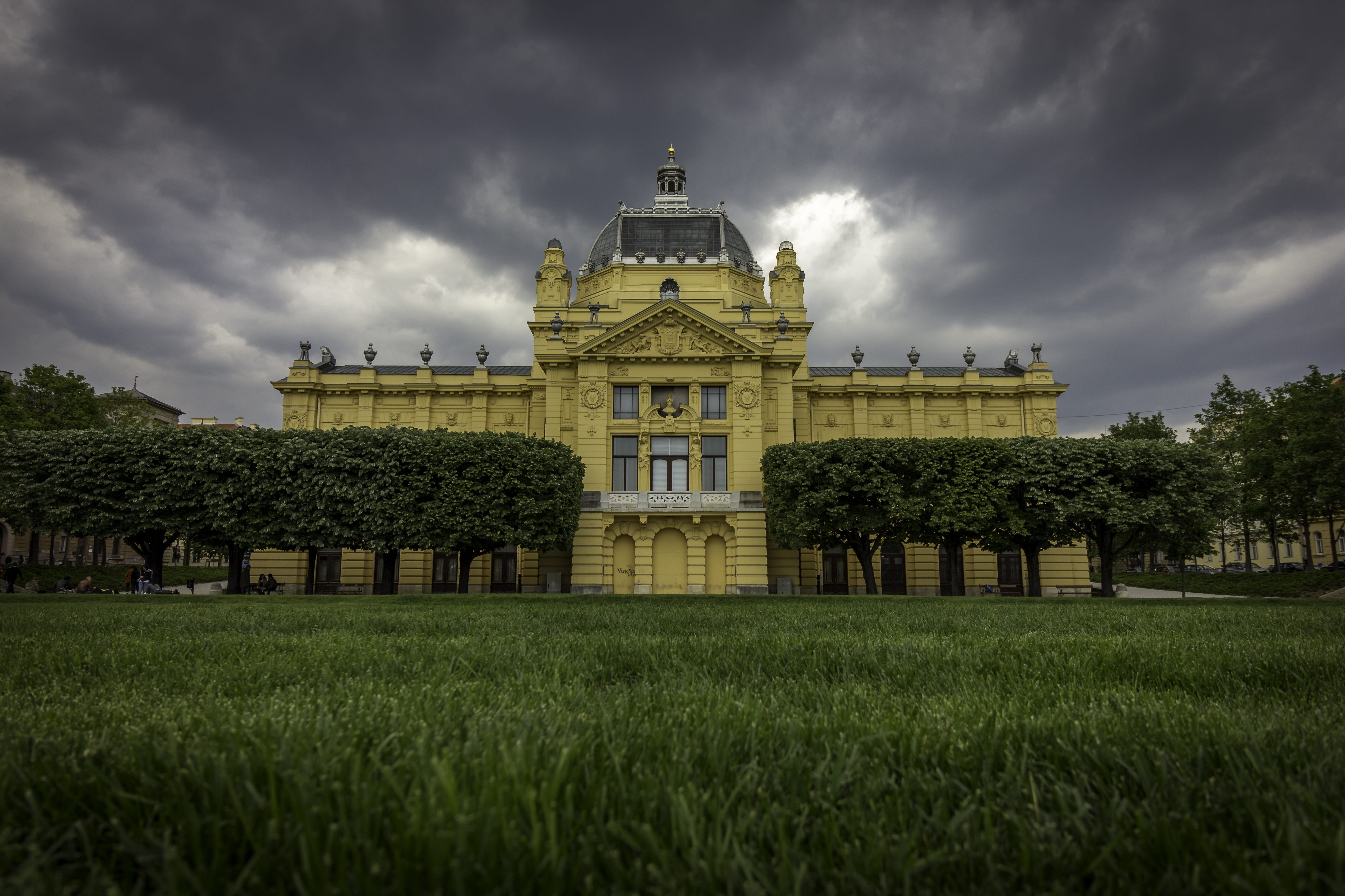 built structure, high contrast, outdoors, grass, 5K, art pavilion zagreb, ominous, no people, zagreb, growth, field, government, art pavilion, tree, green color, HD Wallpaper