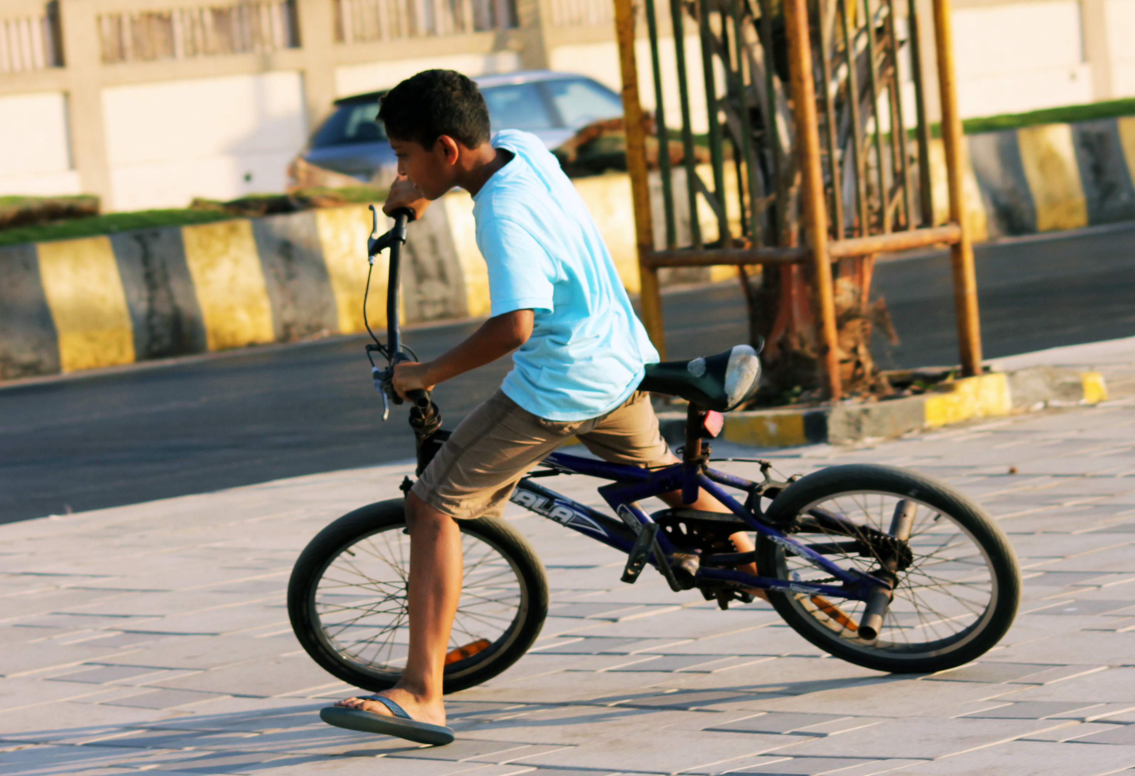 people, bicycle, bike, sports, biking, leisure activity, city, full length, day, riding, boy, focus on foreground, adult, suspension, lifestyles, real people, HD Wallpaper