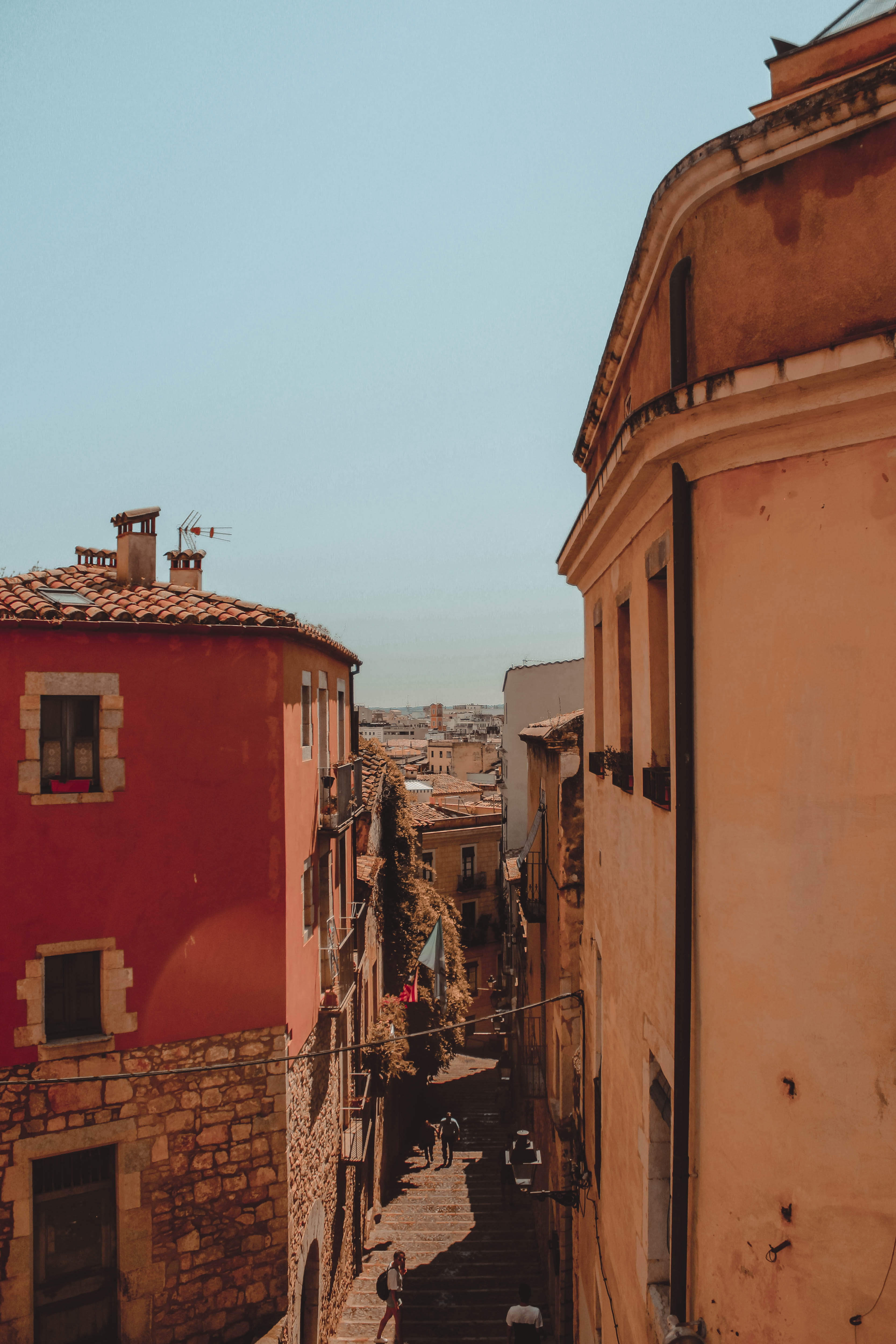 girona, building, exterior, photo, lifestyles, building exterior, nature, alley, copy space, street, road, outdoors, real people, men, aerial, residential district, Phone HD Wallpaper