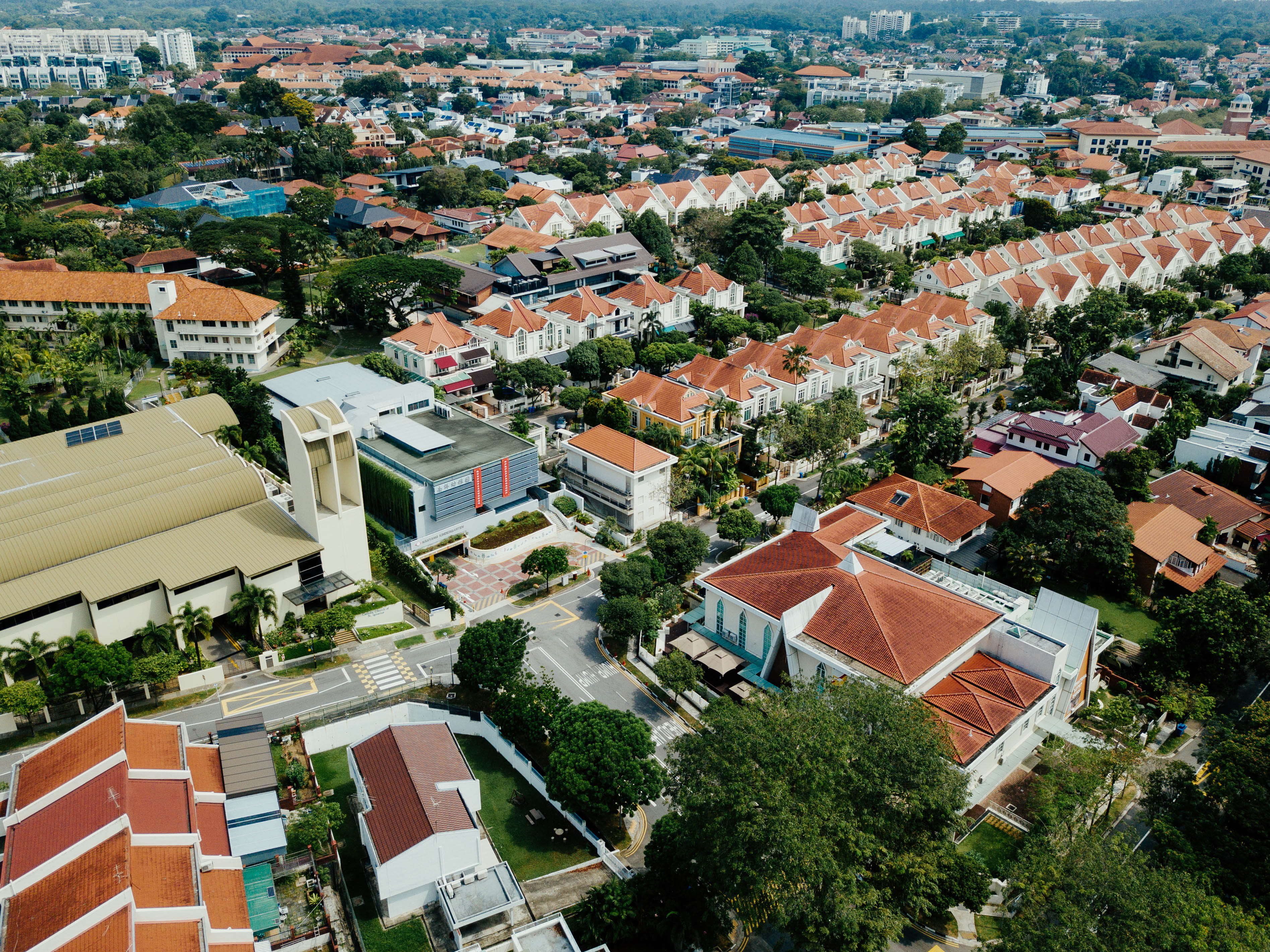 aerial view, residential district, no people, high angle view, buildings, street, town, daytime, built structure, neighborhoob, city, 2K, townscape, green, HD Wallpaper