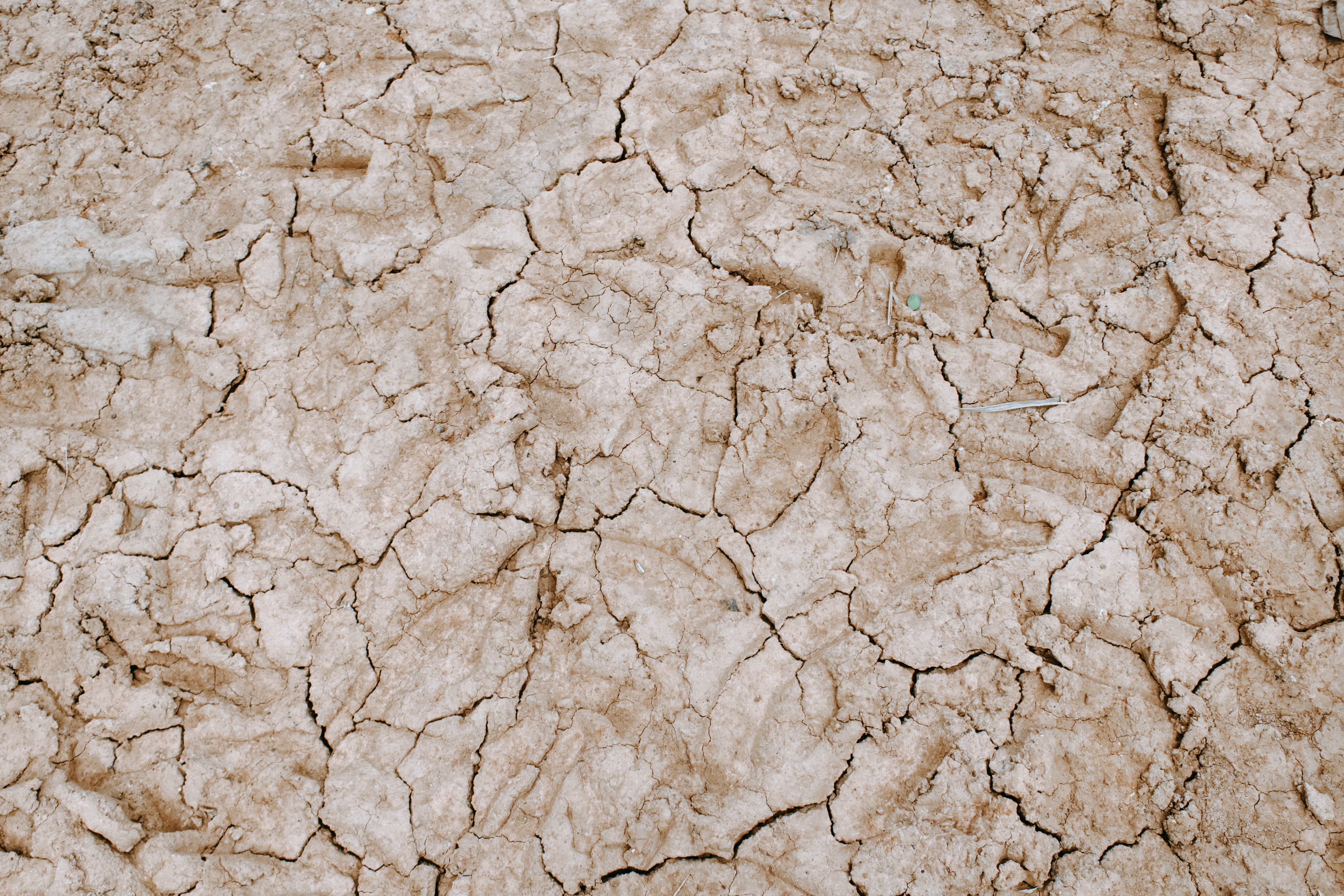 cracks, paoy paet, mud, backgrounds, scenics - nature, environment, day, close-up, textured, krong poi pet, land, abstract backgrounds, dirt road, terrain, HD Wallpaper