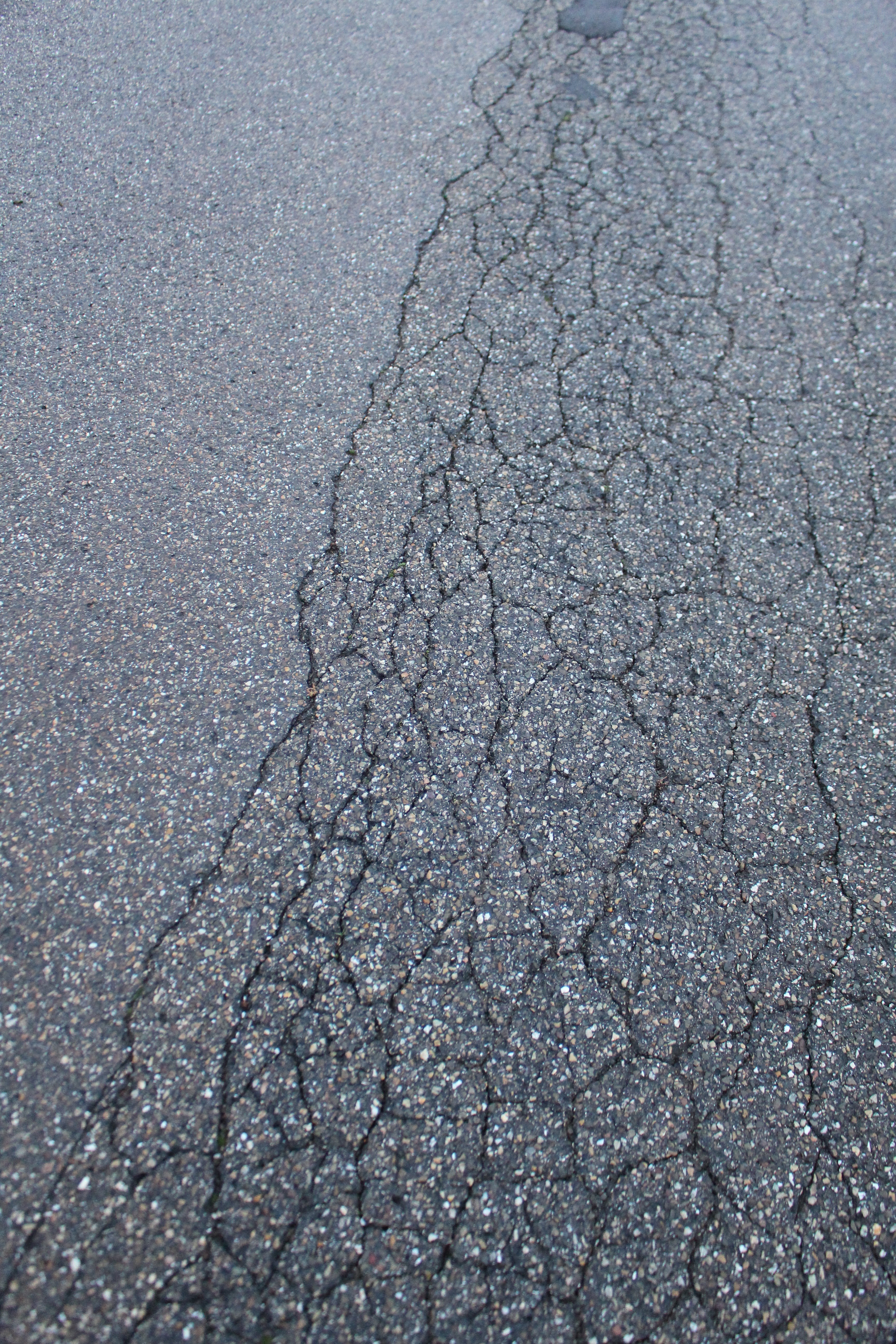 cracked, gray, 5K, street, backgrounds, pattern, asphalt, transportation, nature, surface level, full frame, high angle view, textured, concrete, rough, Phone HD Wallpaper