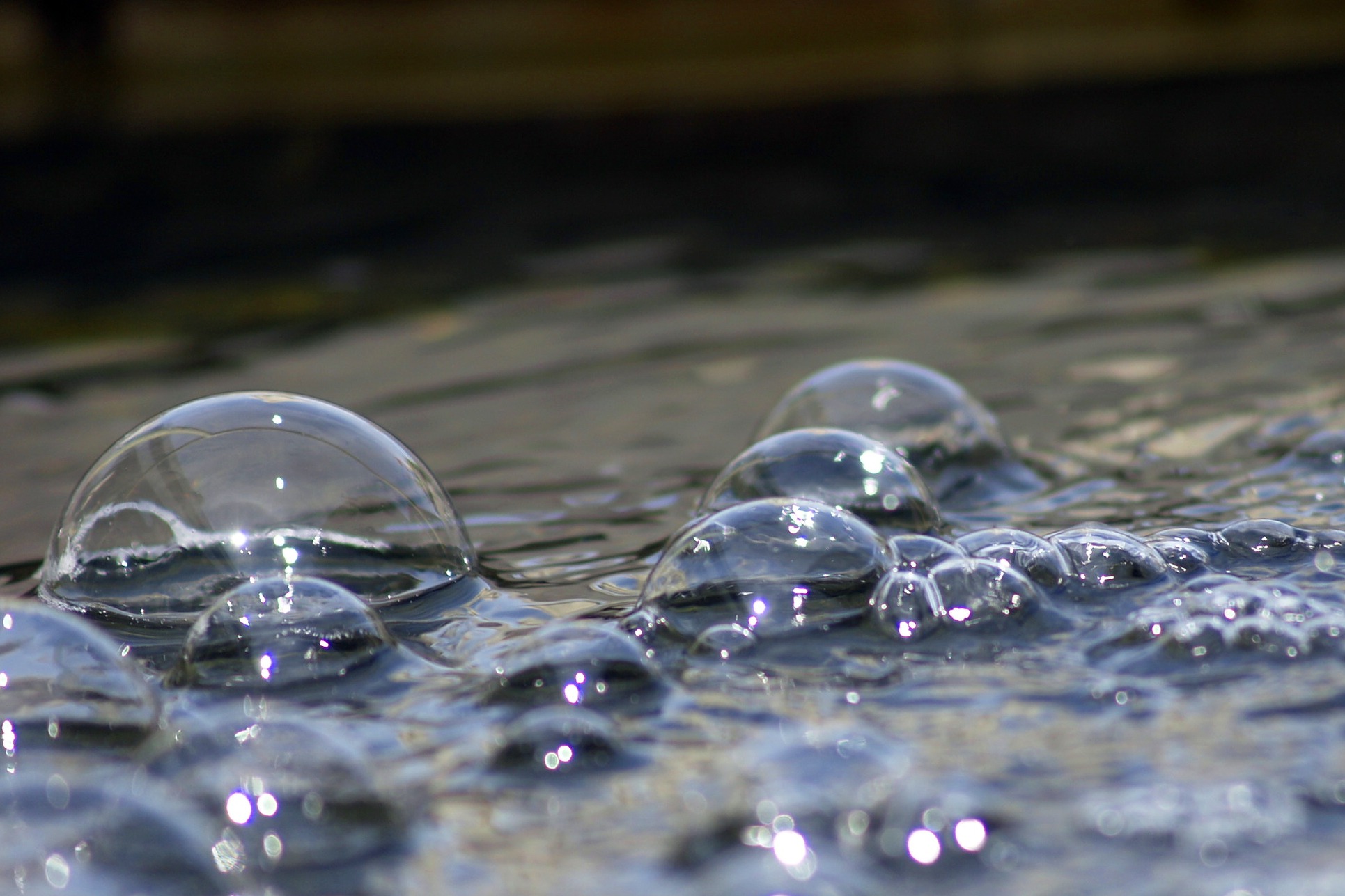 fresh, glass, wet, curve, bubbles, shape, surface level, fountain, purity, sphere, micro, surface, cold, reflection, indoors, motion, rippled, transparent, HD Wallpaper