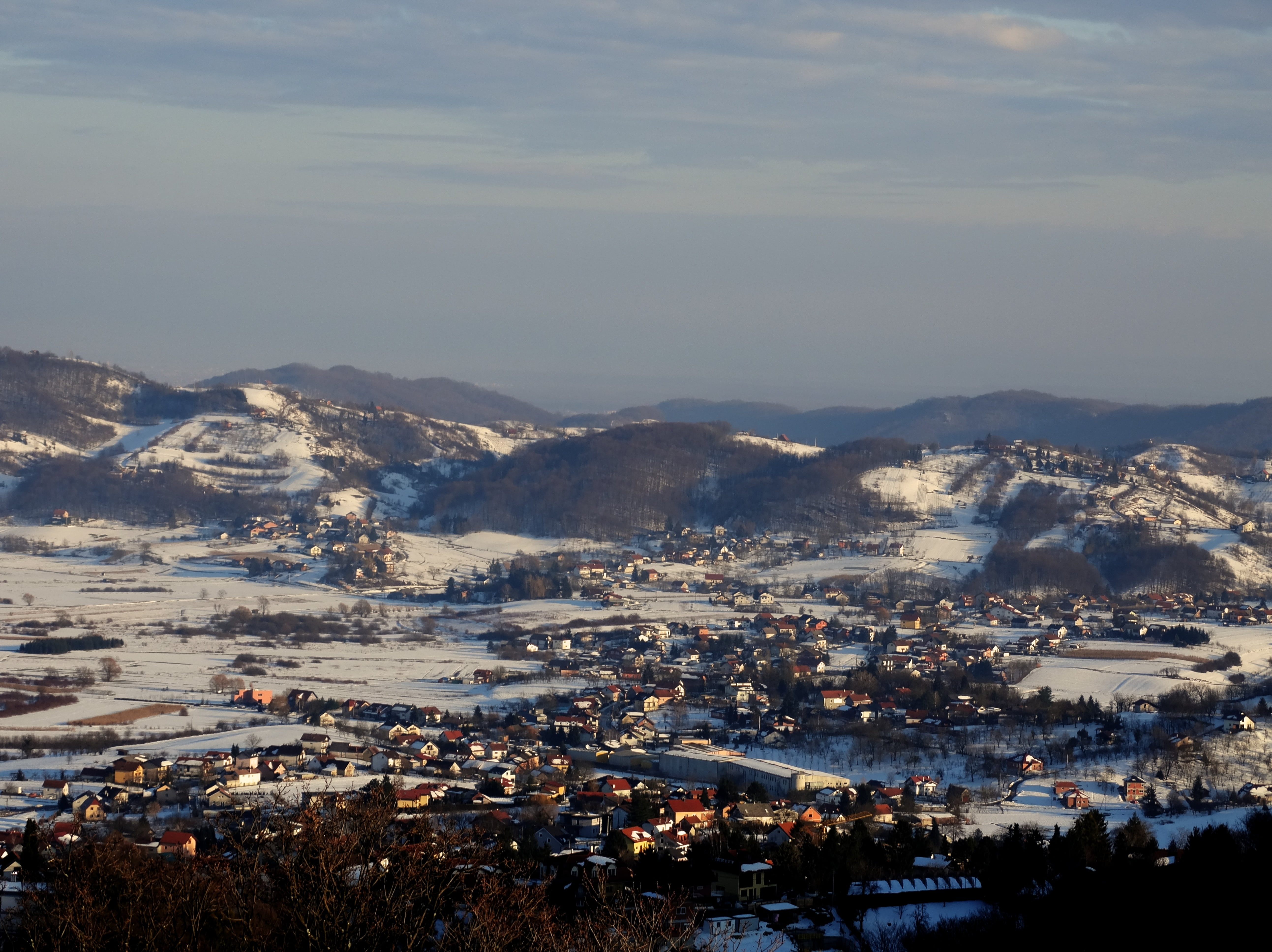 outdoors, samobor, crowd, croatia, postcard, town, blue, city, panoramic, day, architecture, mountain, built structure, cloud - sky, nature, environment, HD Wallpaper