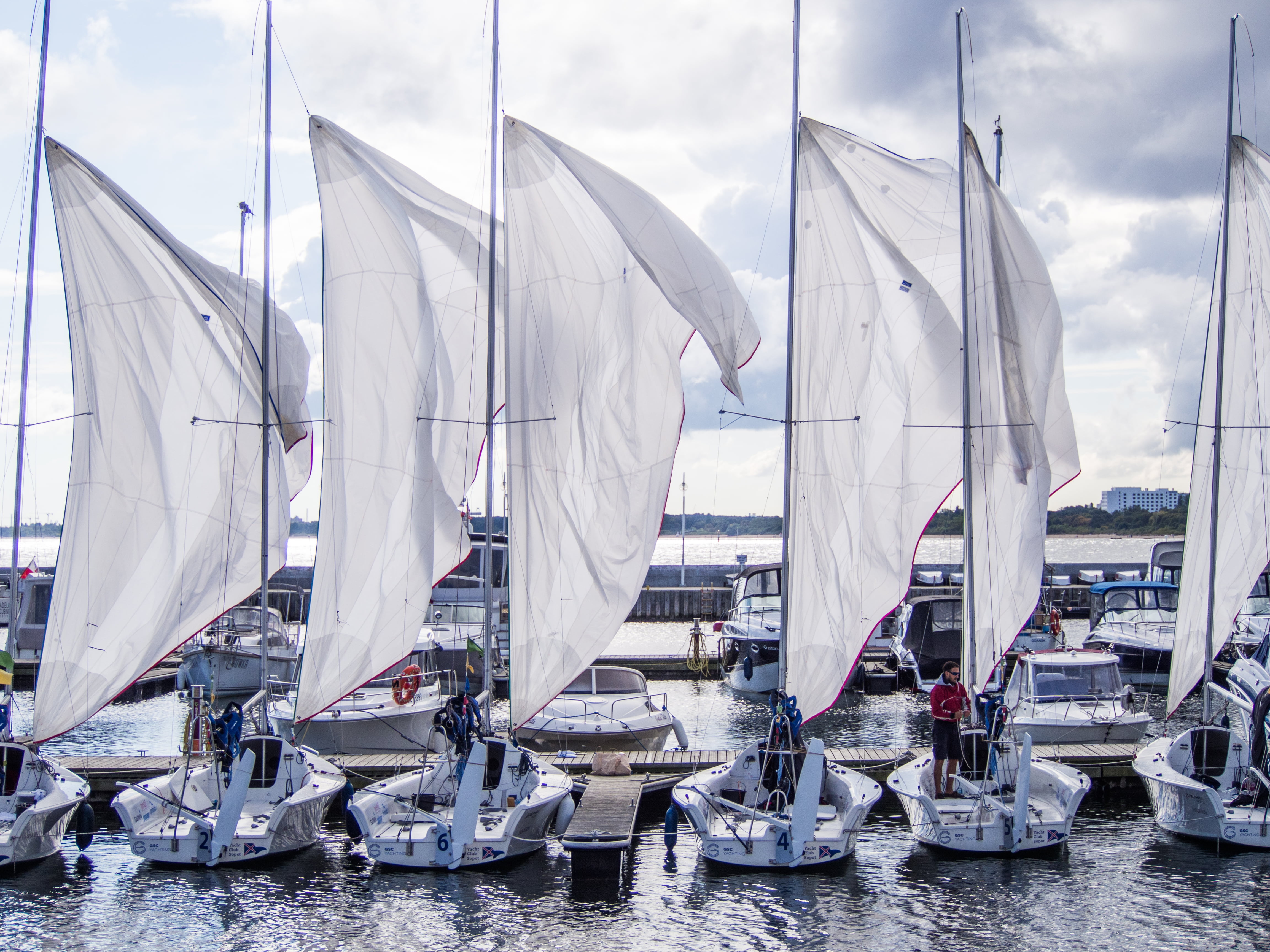 day, no people, front, power, harbor, dock, 4K, sea, boats, sky, powerboats, sails, docks, boating, white, sailing, sailboats, clouds, transportation, HD Wallpaper