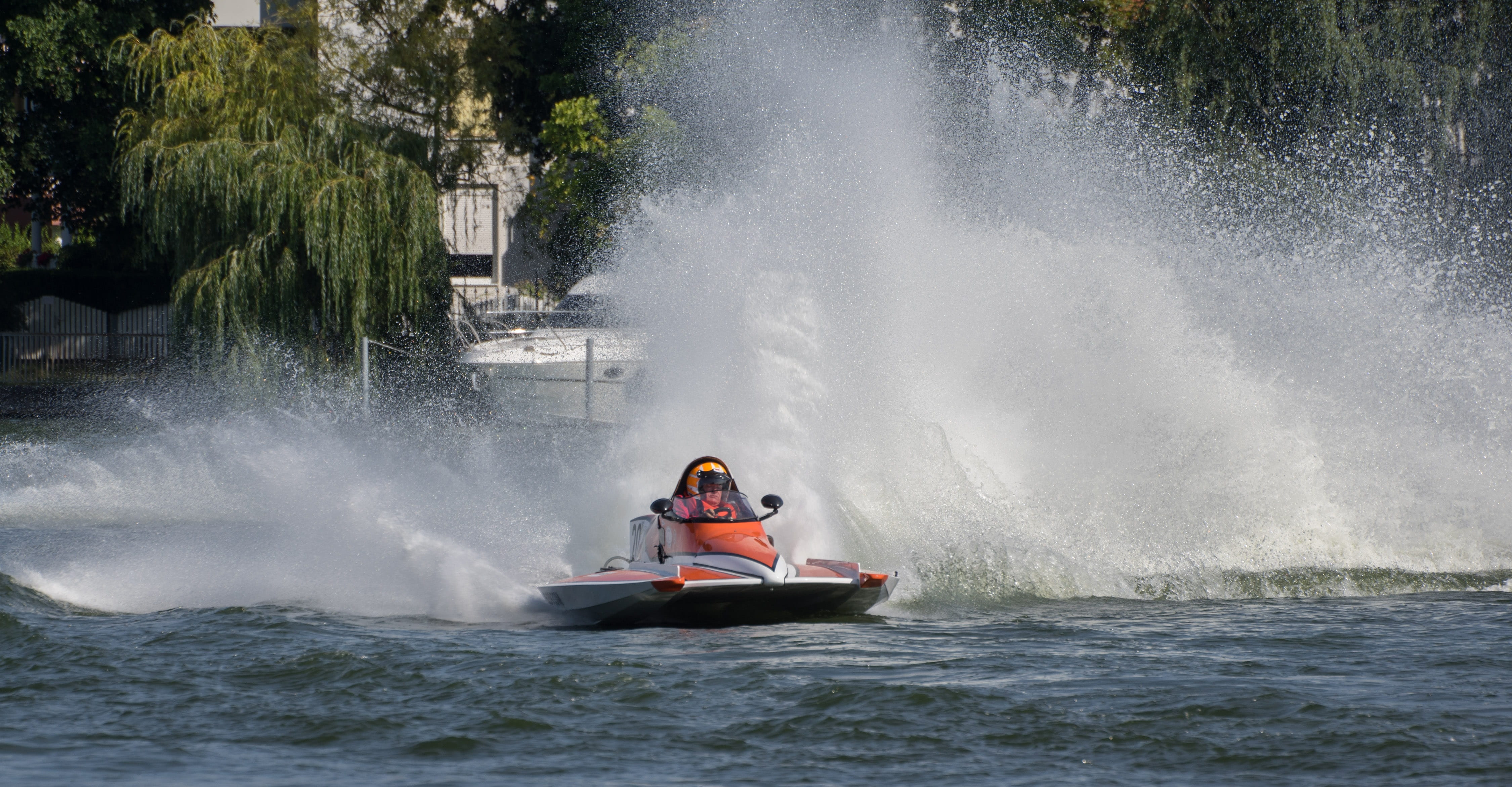 spraying, day, leisure activity, beauty in nature, 4K, nature, flowing water, sport, competition, outdoors, powerboat, summer, excitement, water sports, HD Wallpaper