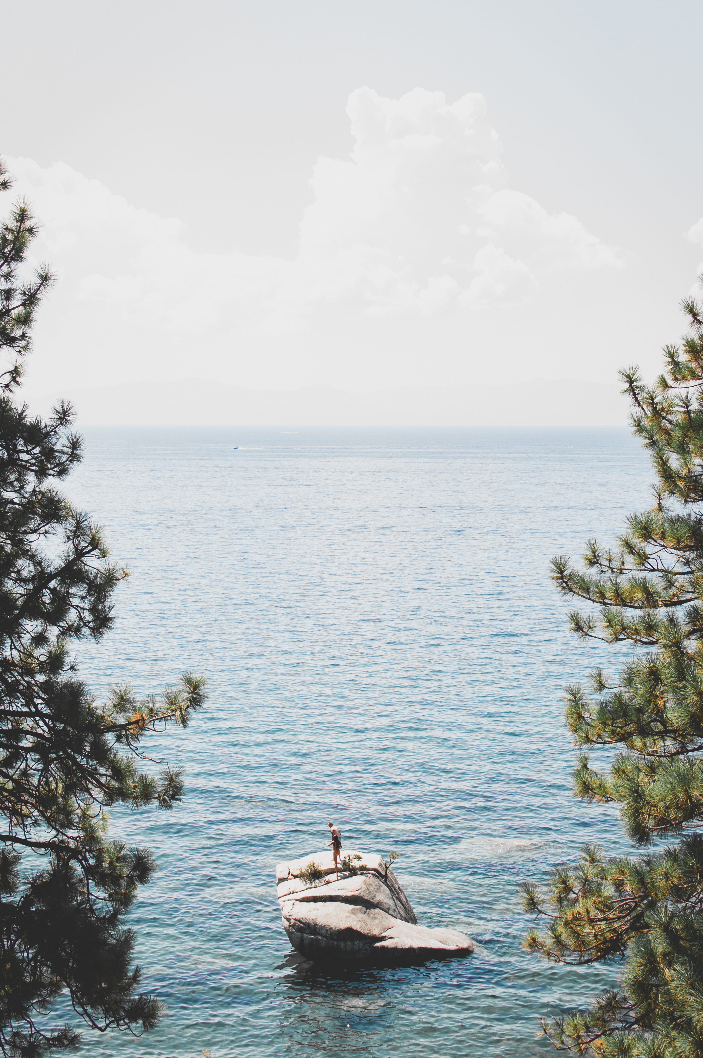 beauty in nature, real people, lake, horizon over water, scenics - nature, horizon, sailboat, nature, little island, water, scenery, bonsai rock, day, outdoors, Phone HD Wallpaper