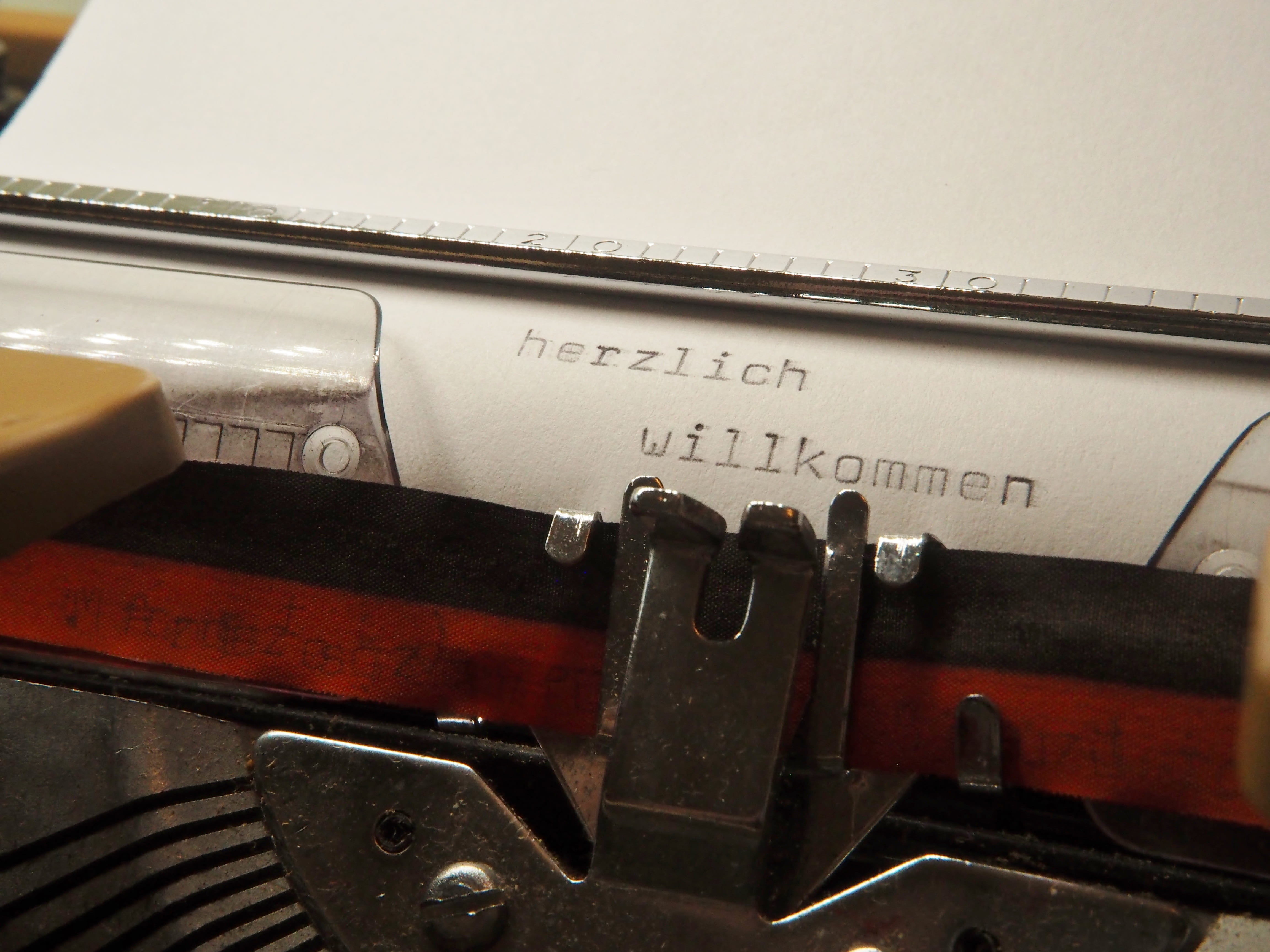 close-up, text, mechanically, technology, retro styled, machine, number, herzlich, metal, office appliance, antique, letters, still life, western script, HD Wallpaper