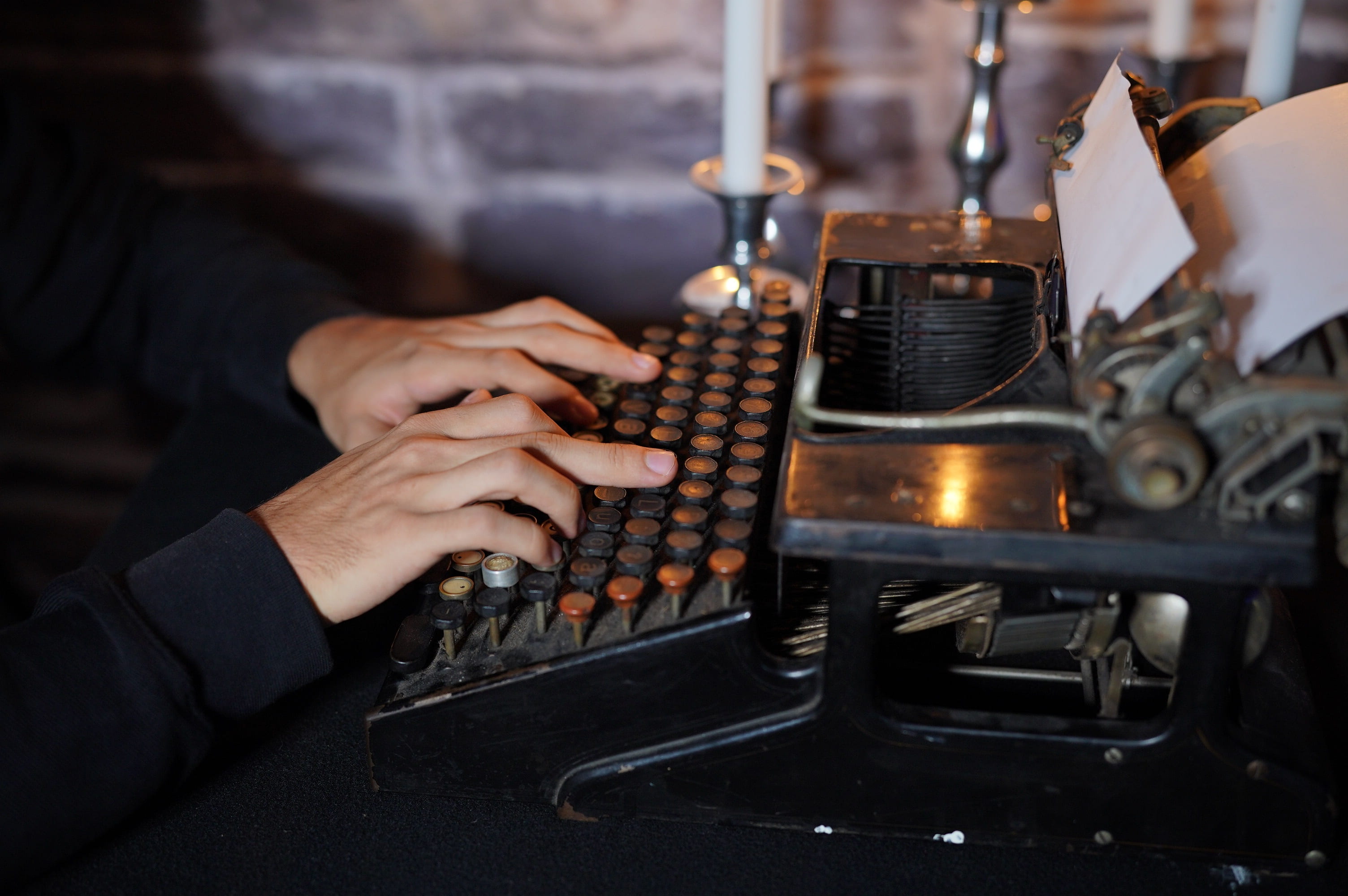 adult, industry, nostalgia, antiquarian, old typewriter, flea market, indoors, 2K, barista, males, working, hand, office, manufacturing equipment, mechanically, HD Wallpaper