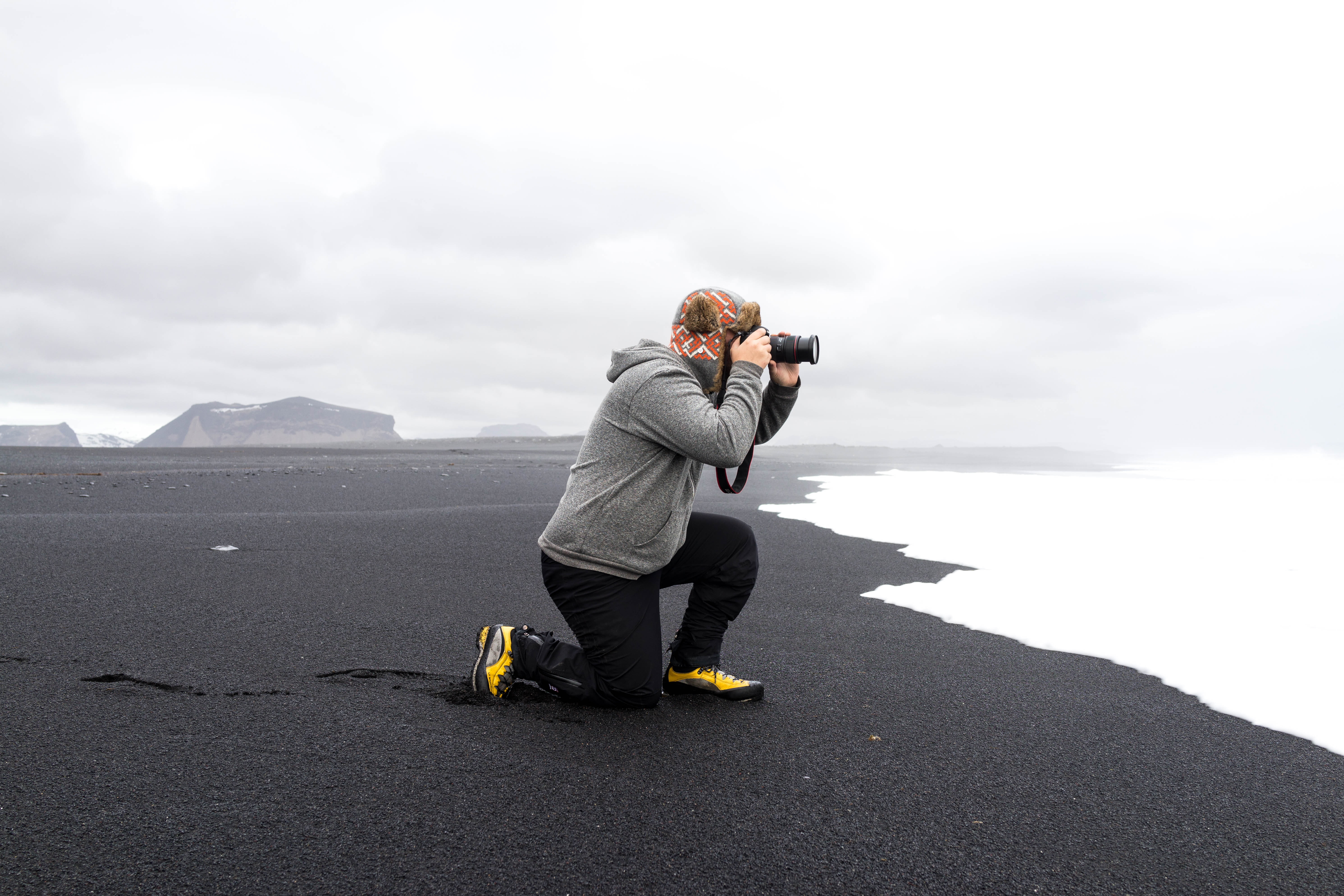 man, grey, sea, shore, sand, hoodie, copy space, camera, beach, activity, guy, hat, one person, camera - photographic equipment, 5K, photographer, photography themes, HD Wallpaper