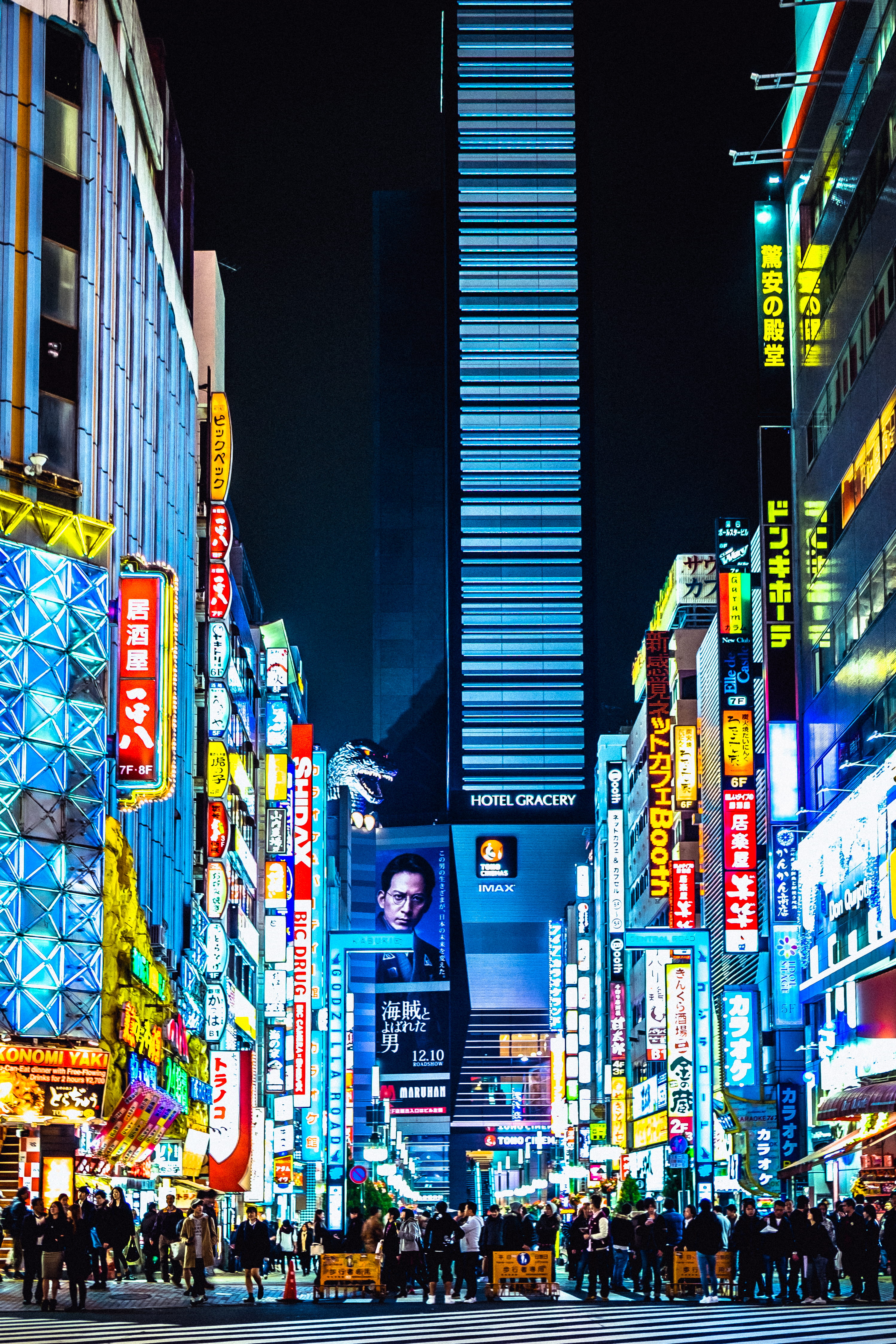 architecture, crossing, 4K, outdoors, barrier, screen, text, store, modern, crowd, advertisement, building exterior, built structure, urban, financial district, Phone HD Wallpaper