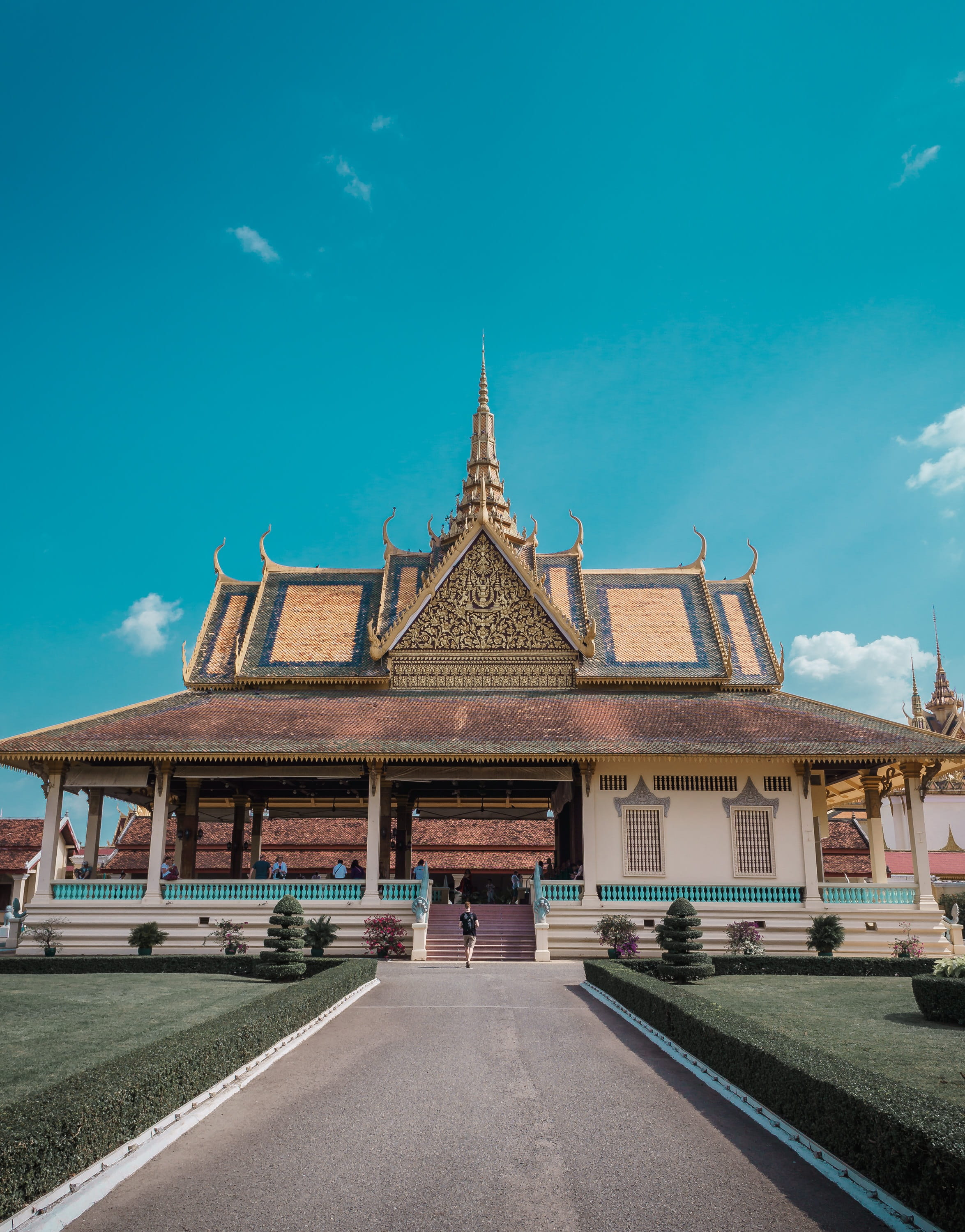 day, Palace, built structure, thailand, Road, spirituality, Phnom Penh, pagoda, buddhism, asia, history, buddha, temple - Building, building, 2K, bangkok, Phone HD Wallpaper