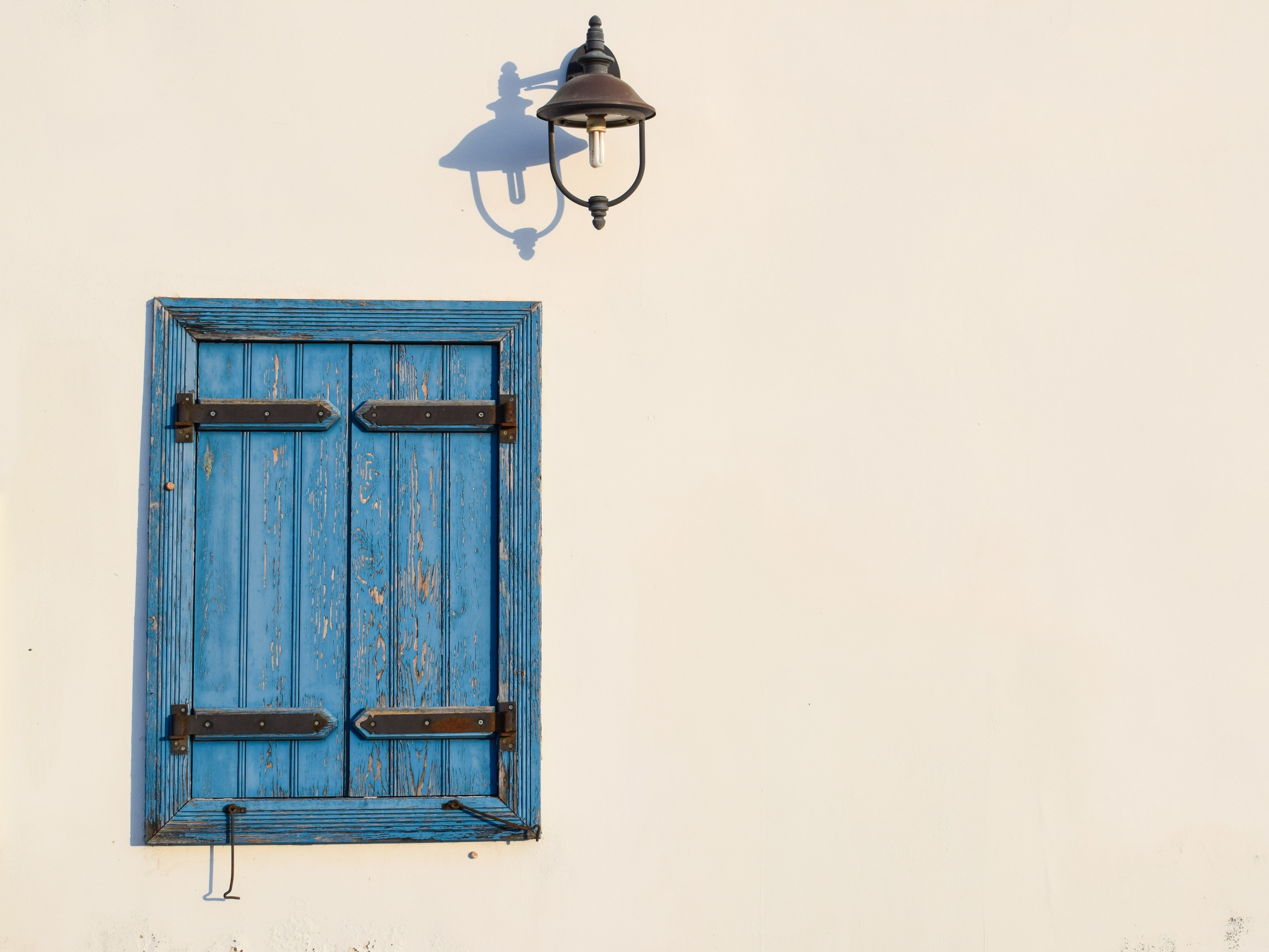 day, brown, cyprus, old, outdoors, blue, 4K, electric lamp, old-fashioned, wooden, closed, town, lighting equipment, window, white, copy space, wall, lantern, HD Wallpaper
