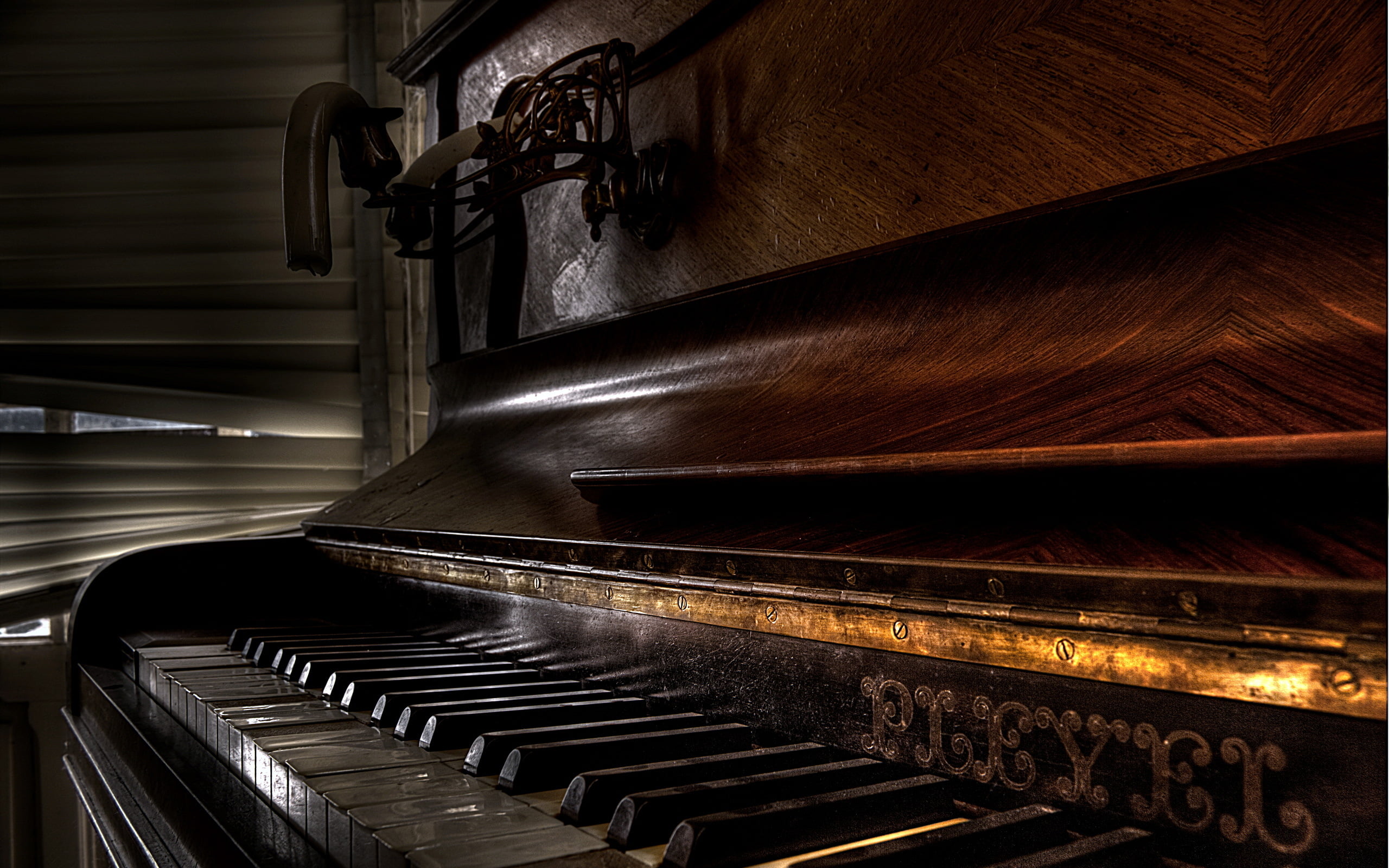 performance, absence, old, building, art, wooden, steps and staircases, the past, close-up, ivory, classic, musical equipment, playing, pattern, staircase, HD Wallpaper
