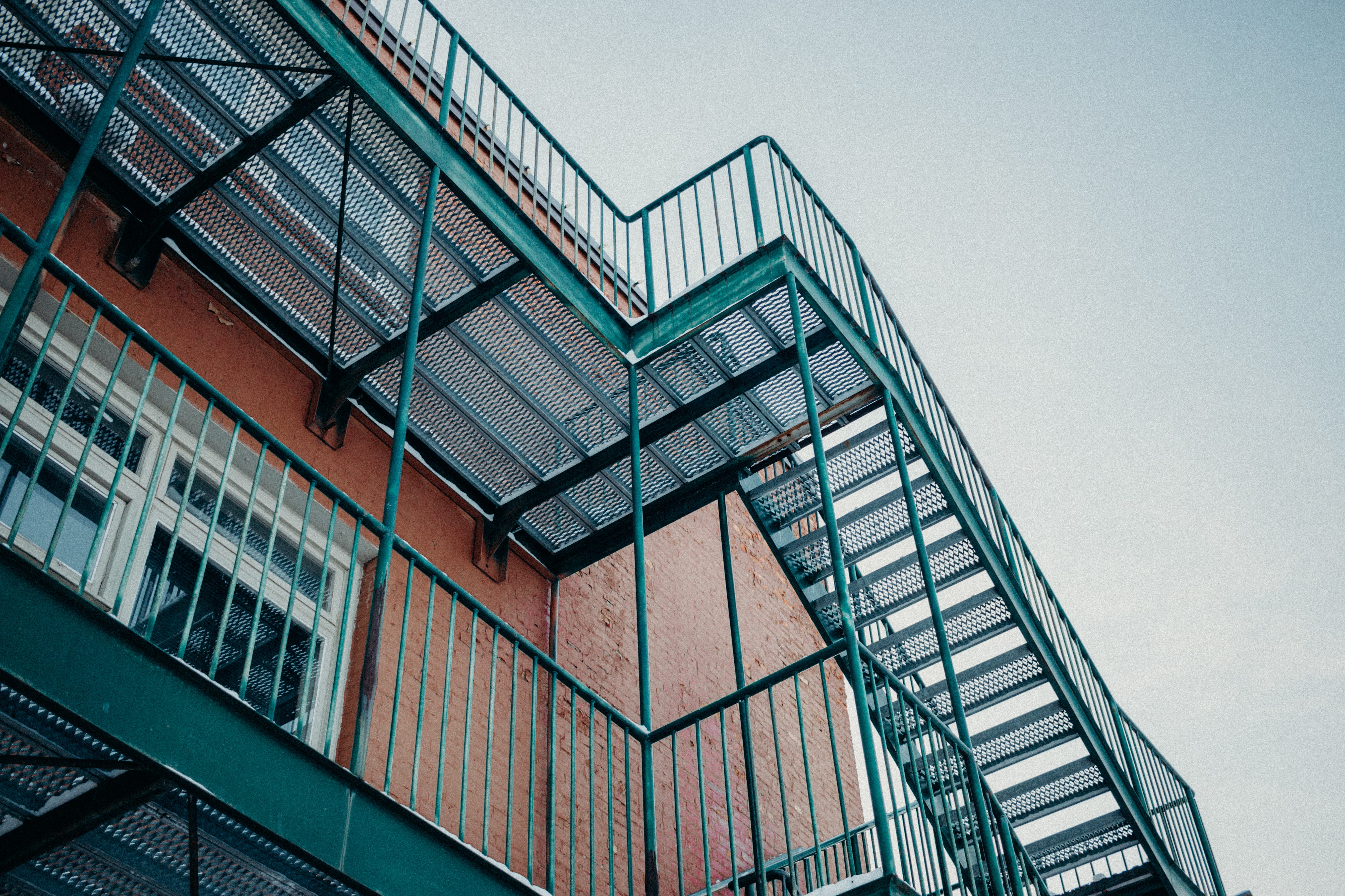 jar, handrail, banister, fire escape, city, building, tree, staircase, steps and staircases, no people, office building exterior, glass - material, day, HD Wallpaper