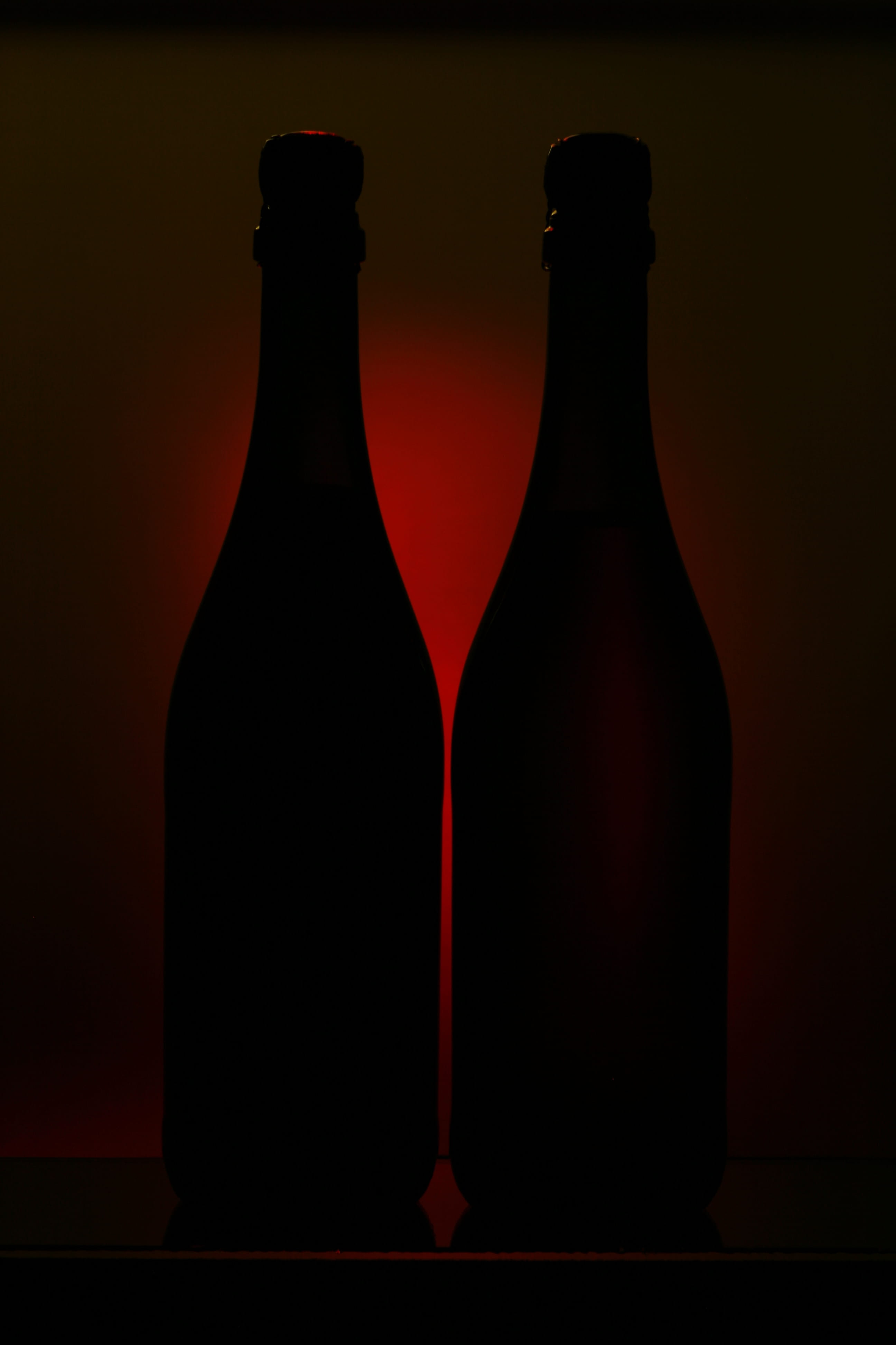 food and drink, red, effect, champagne, 4K, still life, studio, alcohol, objects, silhouette, high society, no people, two objects, two, light, glass, Phone HD Wallpaper