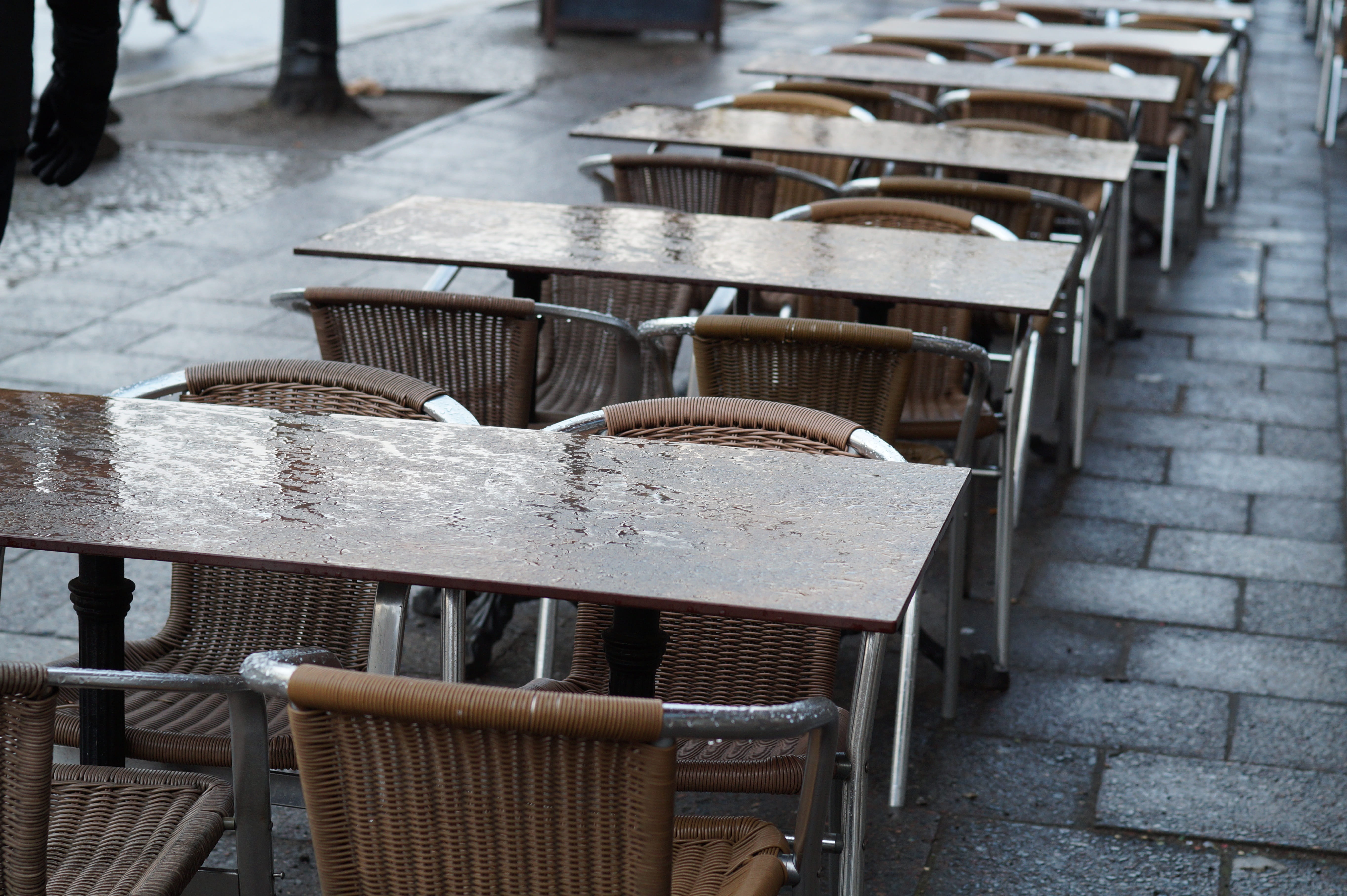 5K, outdoors, footpath, Berlin, empty, Café, large group of objects, rain, indoors, urban Scene, seat, order, Table, wood - material, focus on foreground, HD Wallpaper