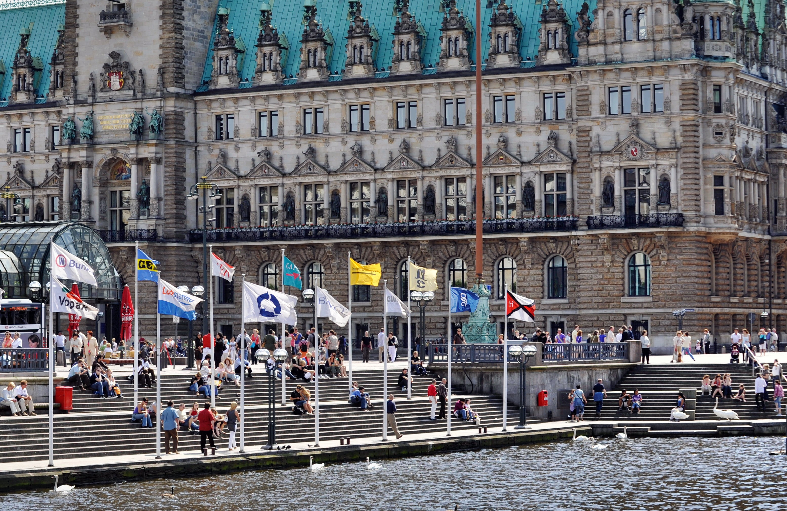 gradually, stairs, water, architecture, large group of people, city, hamburg, nature, urban Scene, building, hanseatic city, europe, outdoors, canal, built structure, HD Wallpaper