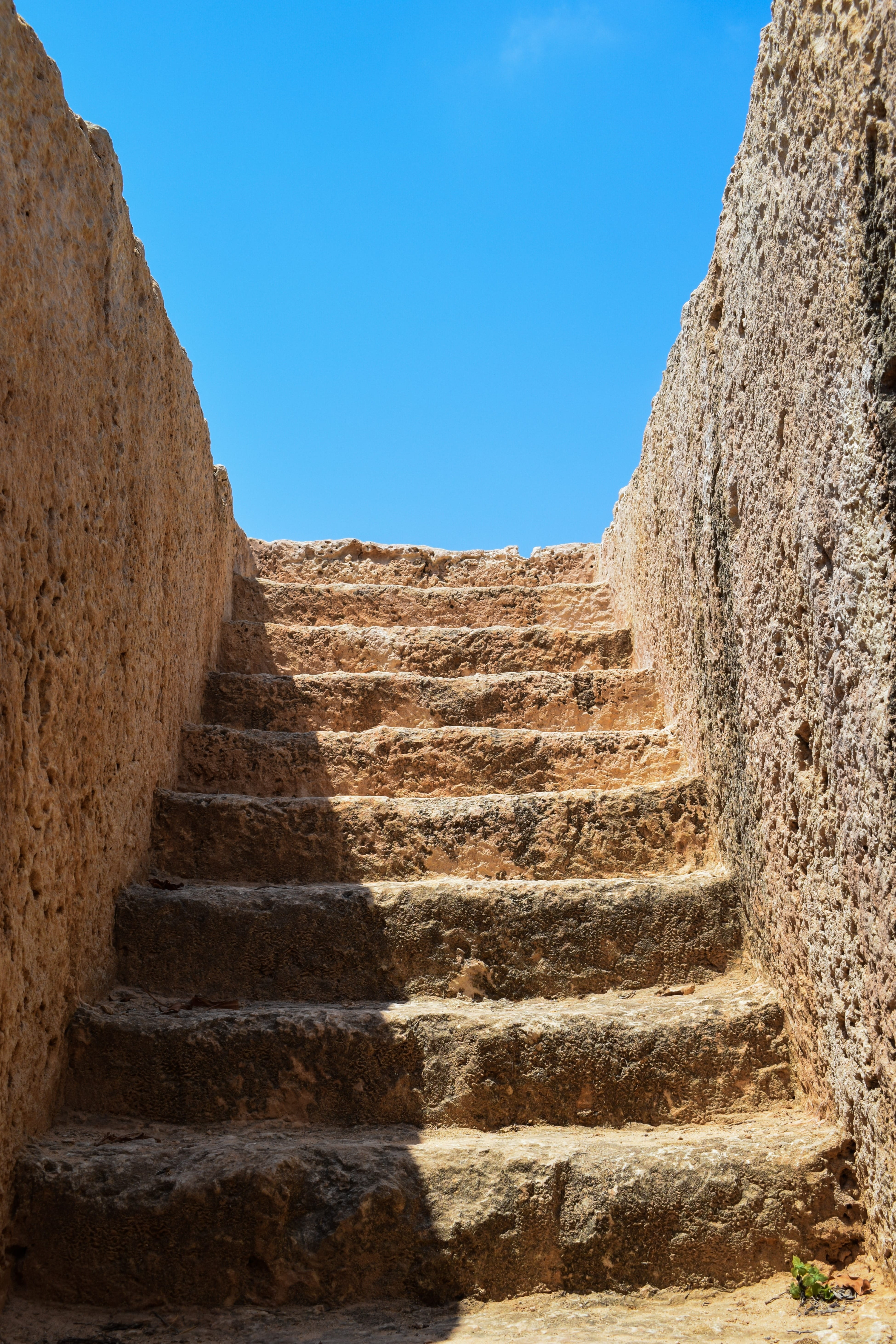 historic, history, roman, steps and staircases, the way forward, vaulted tomb, archaeology, sunlight, tomb, architecture, 5K, ancient, staircase, the past, Phone HD Wallpaper