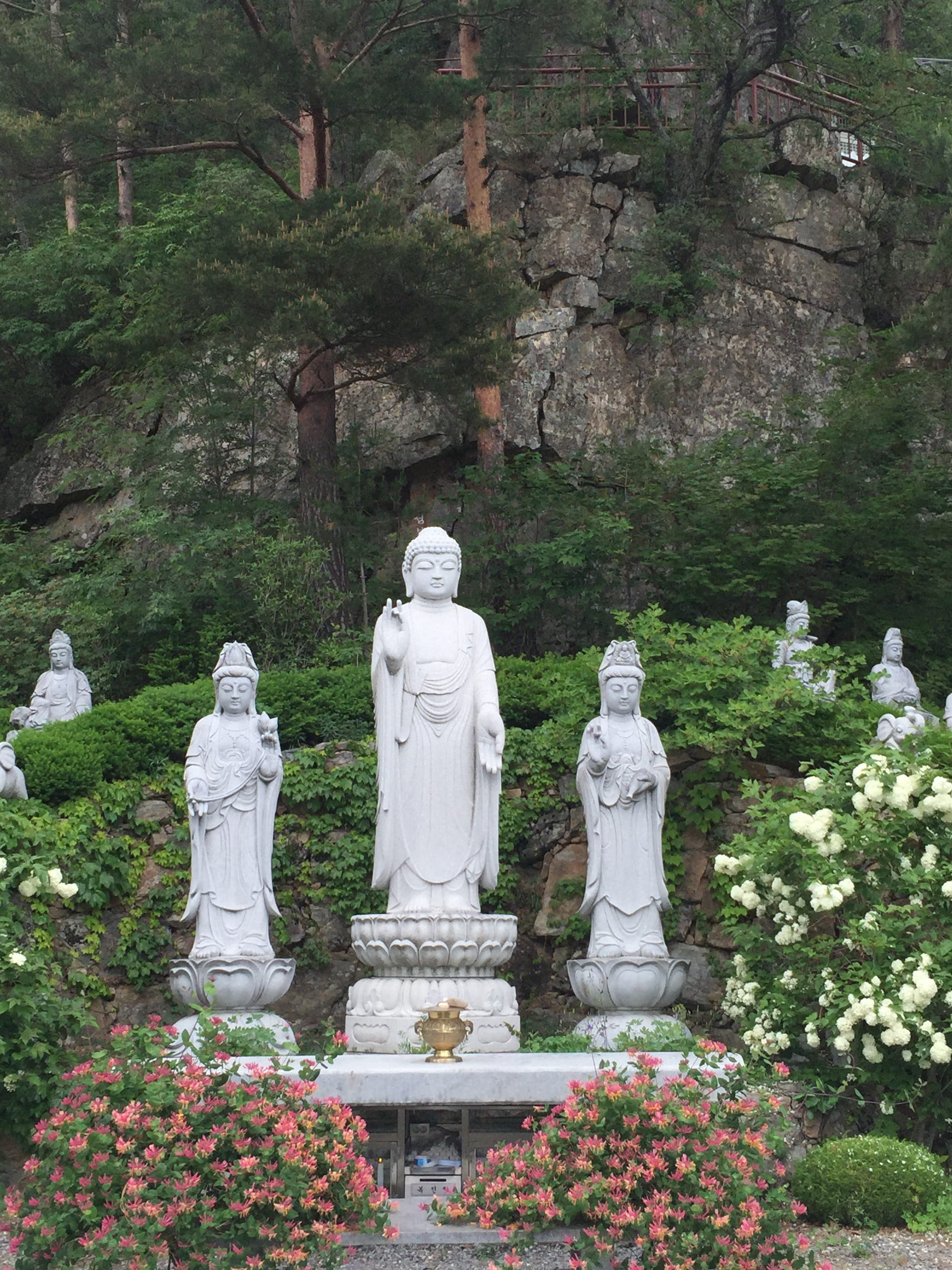 representation, gangwon foothills, idol, no people, park - man made space, spirituality, the hermitage, sculpture, tree, female likeness, statue, male likeness, Phone HD Wallpaper