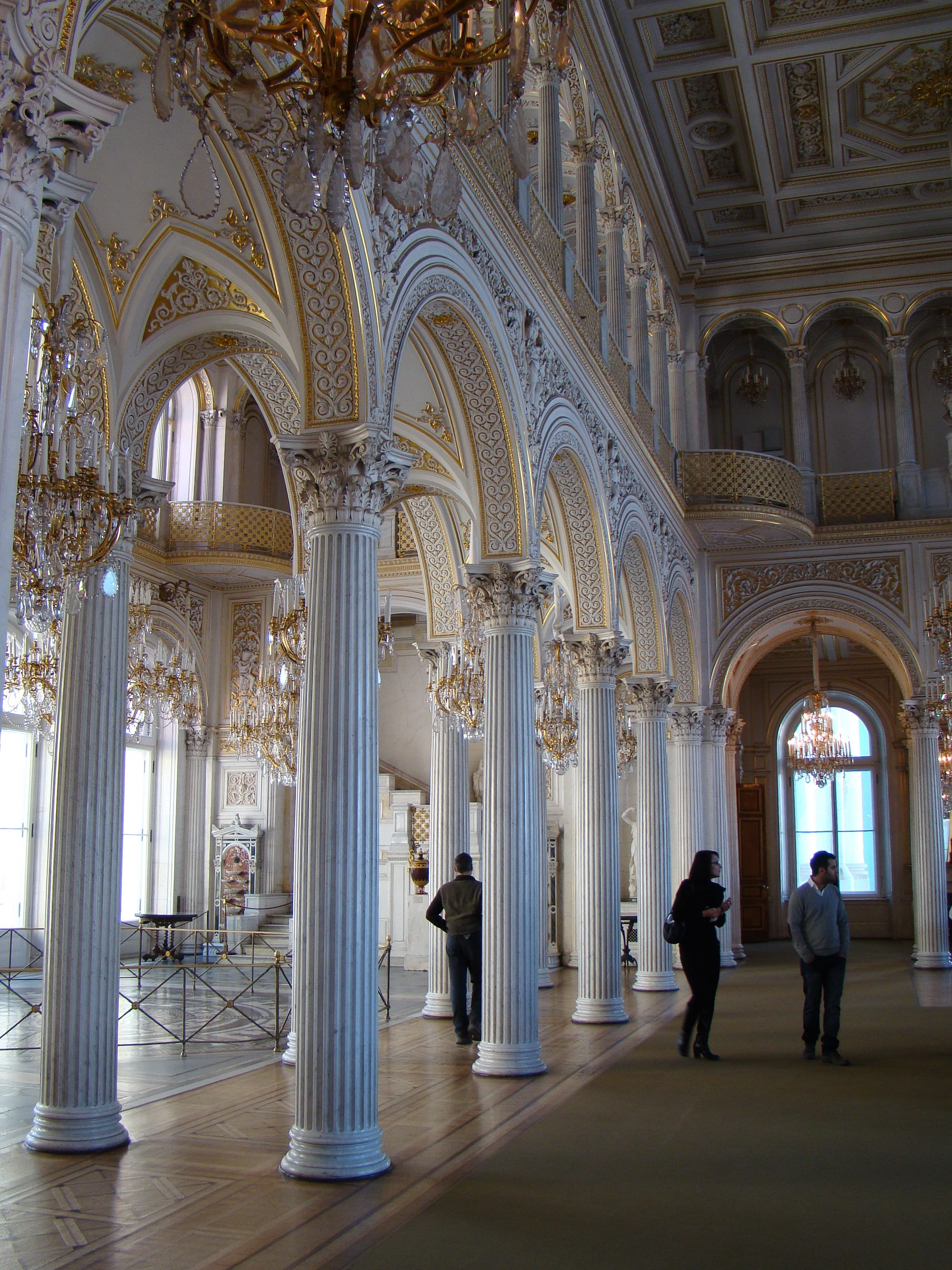 winter palace, hall, columns, women, marble, ceiling, lifestyles, 2K, adult, architectural column, arch, belief, men, architecture, hermitage, religion, Phone HD Wallpaper