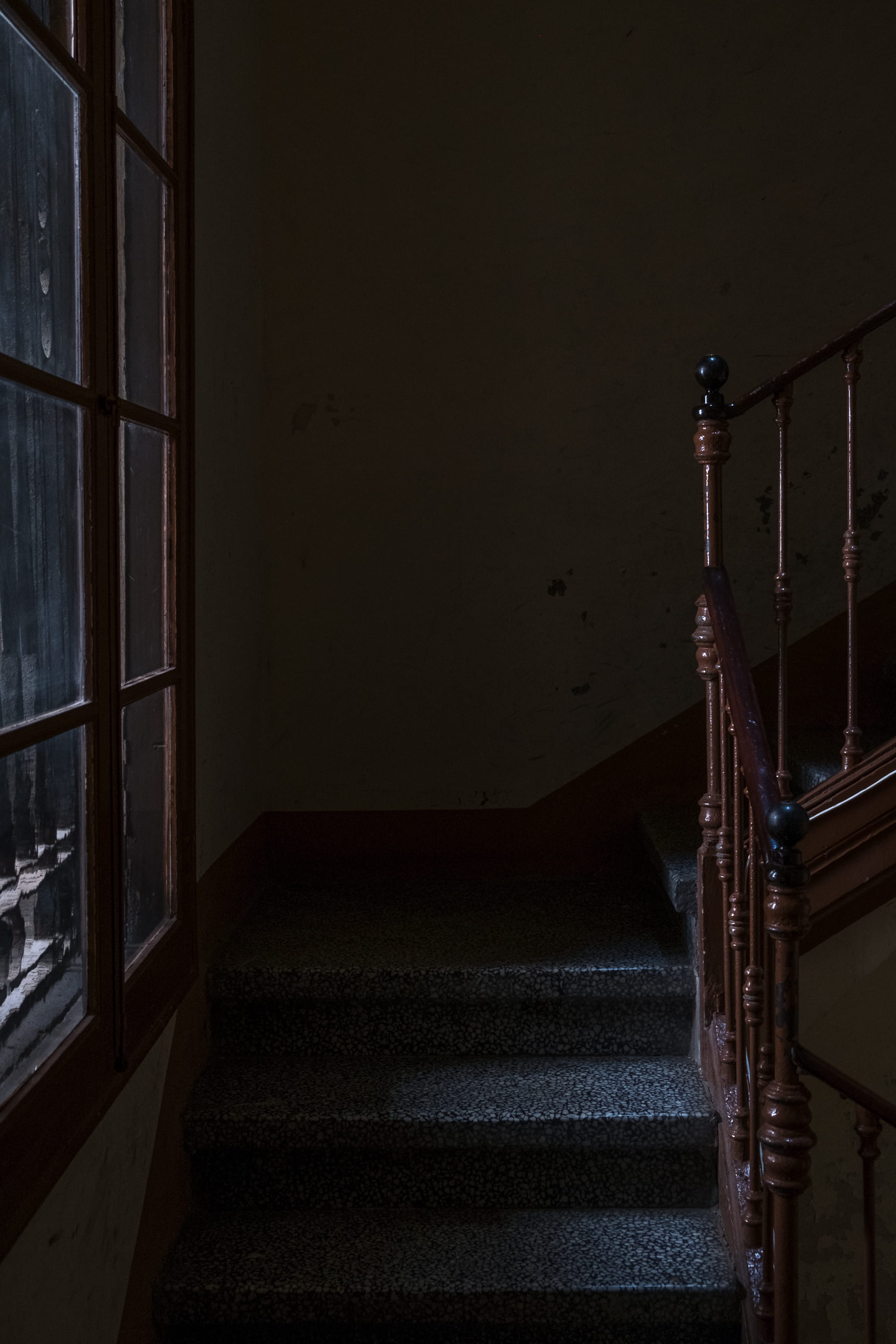 wooden, railing, spain, house, banister, high angle view, brown, bannister, stair, day, bedroom, steps and staircases, the way forward, contrast, glass, Phone HD Wallpaper