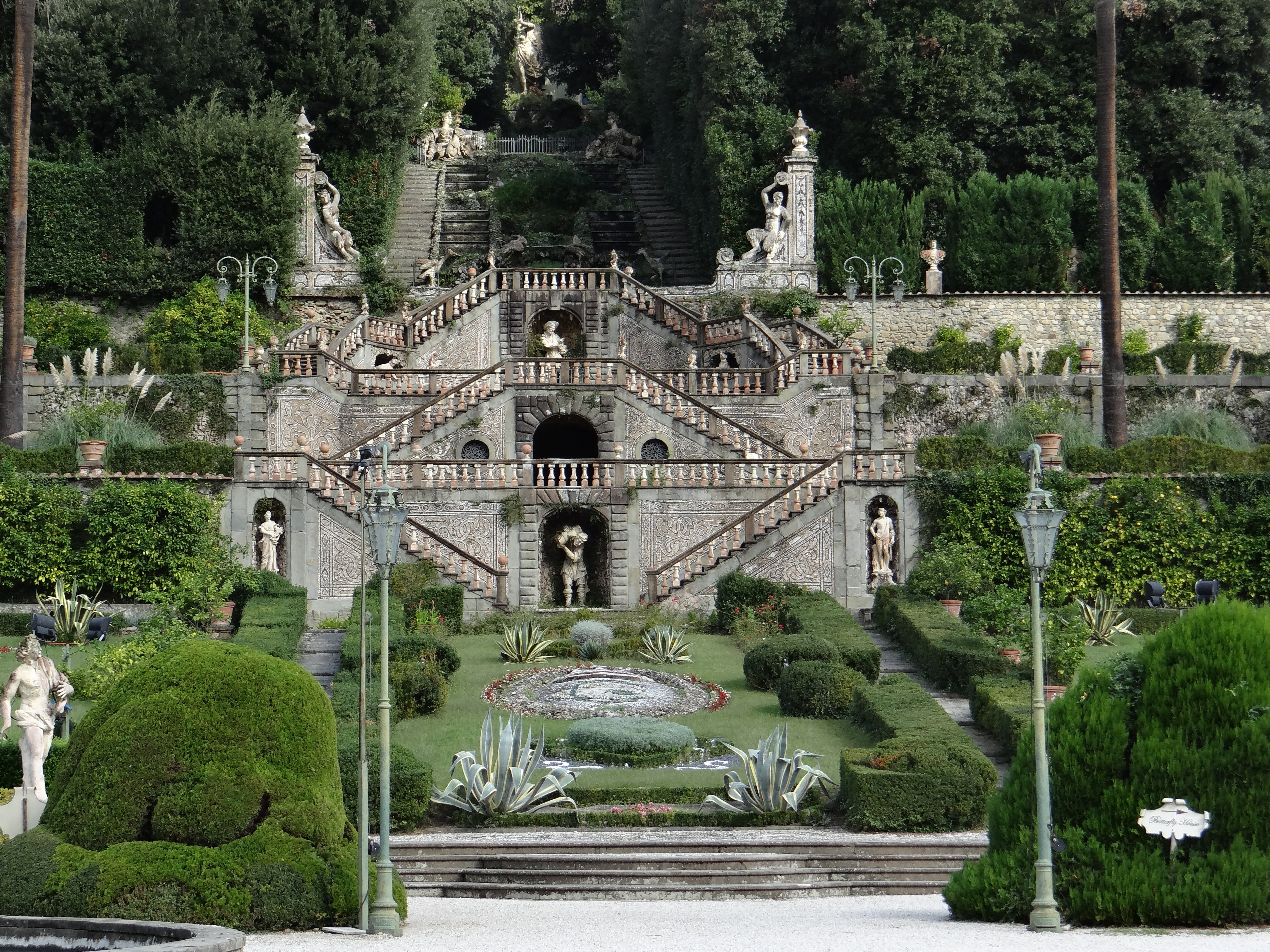 hedge, garden of villa garzoni, stairs, italy, history, embroidery ground floor, plant, garden, formal garden, building, architecture, the past, no people, HD Wallpaper