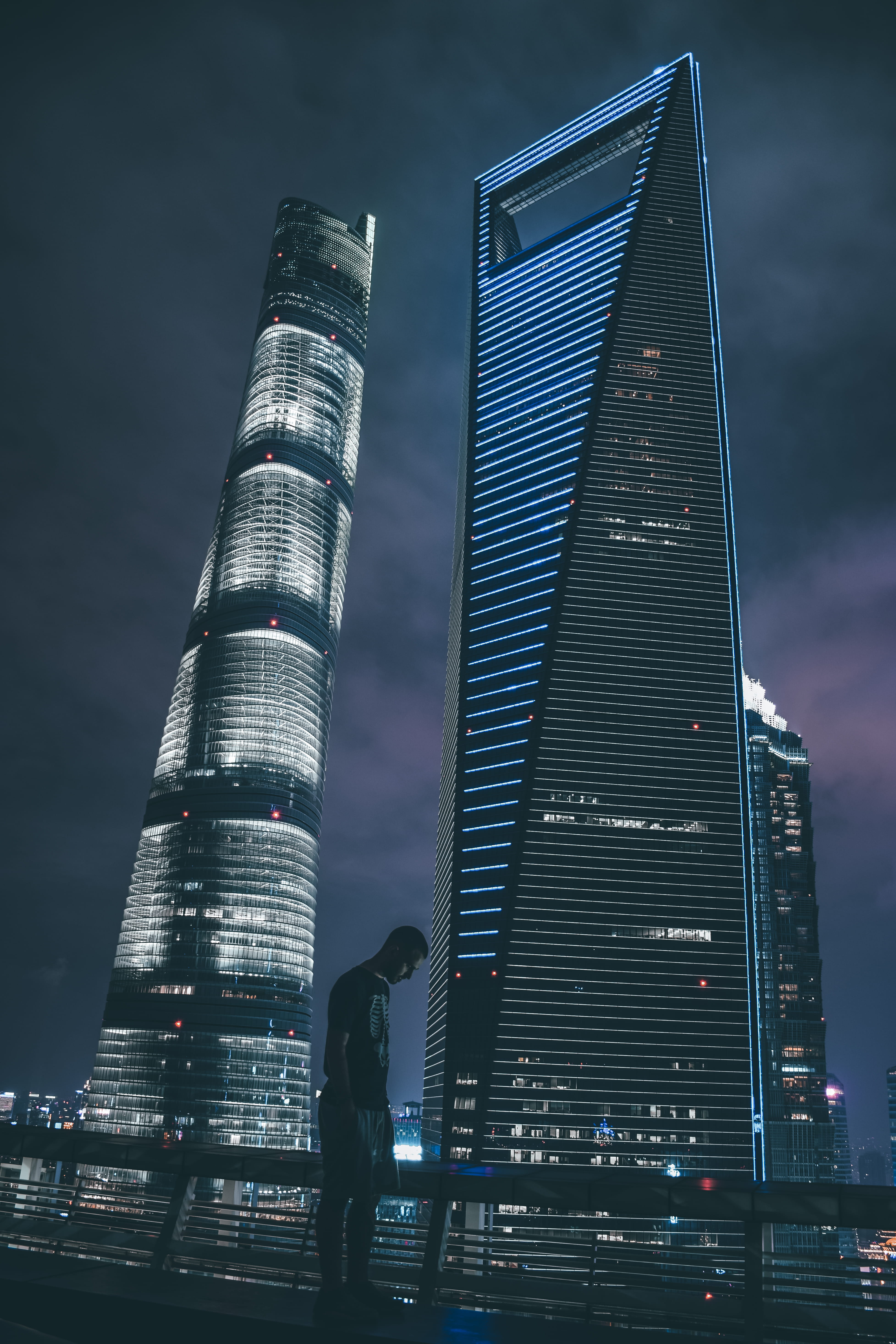 office, building, human, condo, spire, downtown district, outdoors, financial district, office building, person, town, nature, city, steeple, center, standing, Phone HD Wallpaper