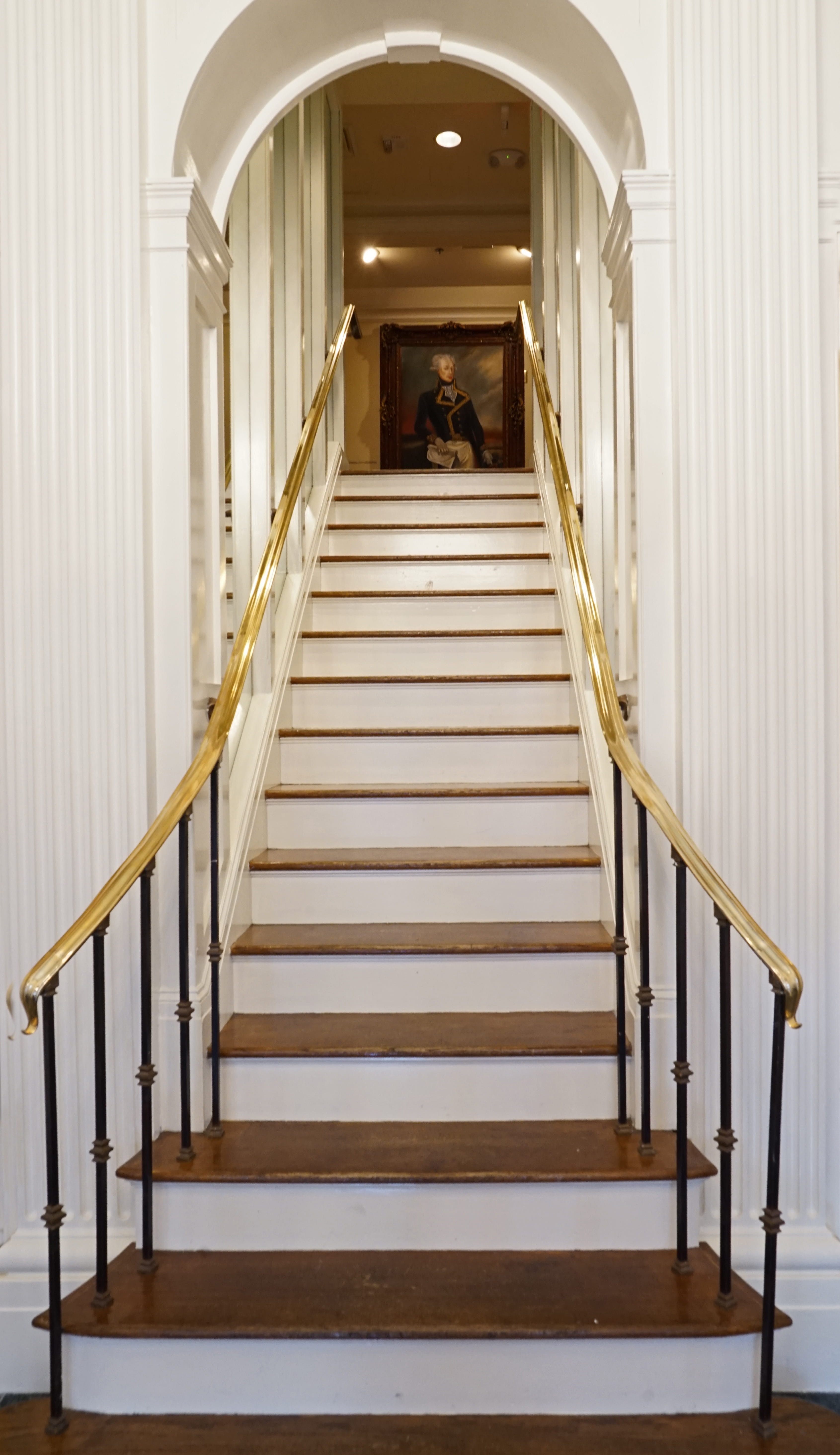 copper, lifestyles, colonial, built structure, empty, door, hallway, passage, step, entrance, wooden, picture, architecture, gold, 5K, direction, gabriel raggio, Phone HD Wallpaper