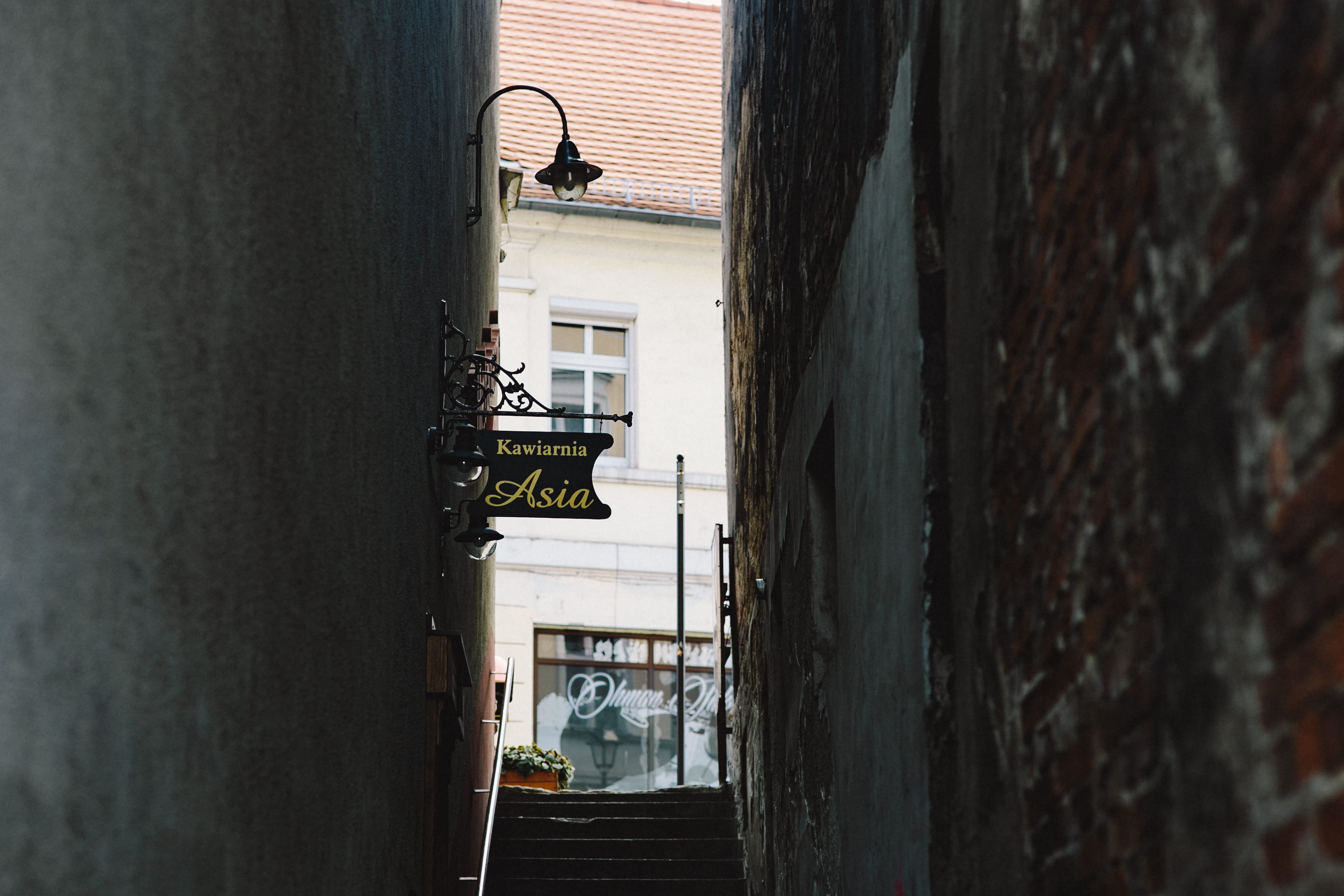 building, day, nature, wall, narrow, vintage, buildings, window, italy, tenement house, City, wall - building feature, metal, building Exterior, communication, HD Wallpaper