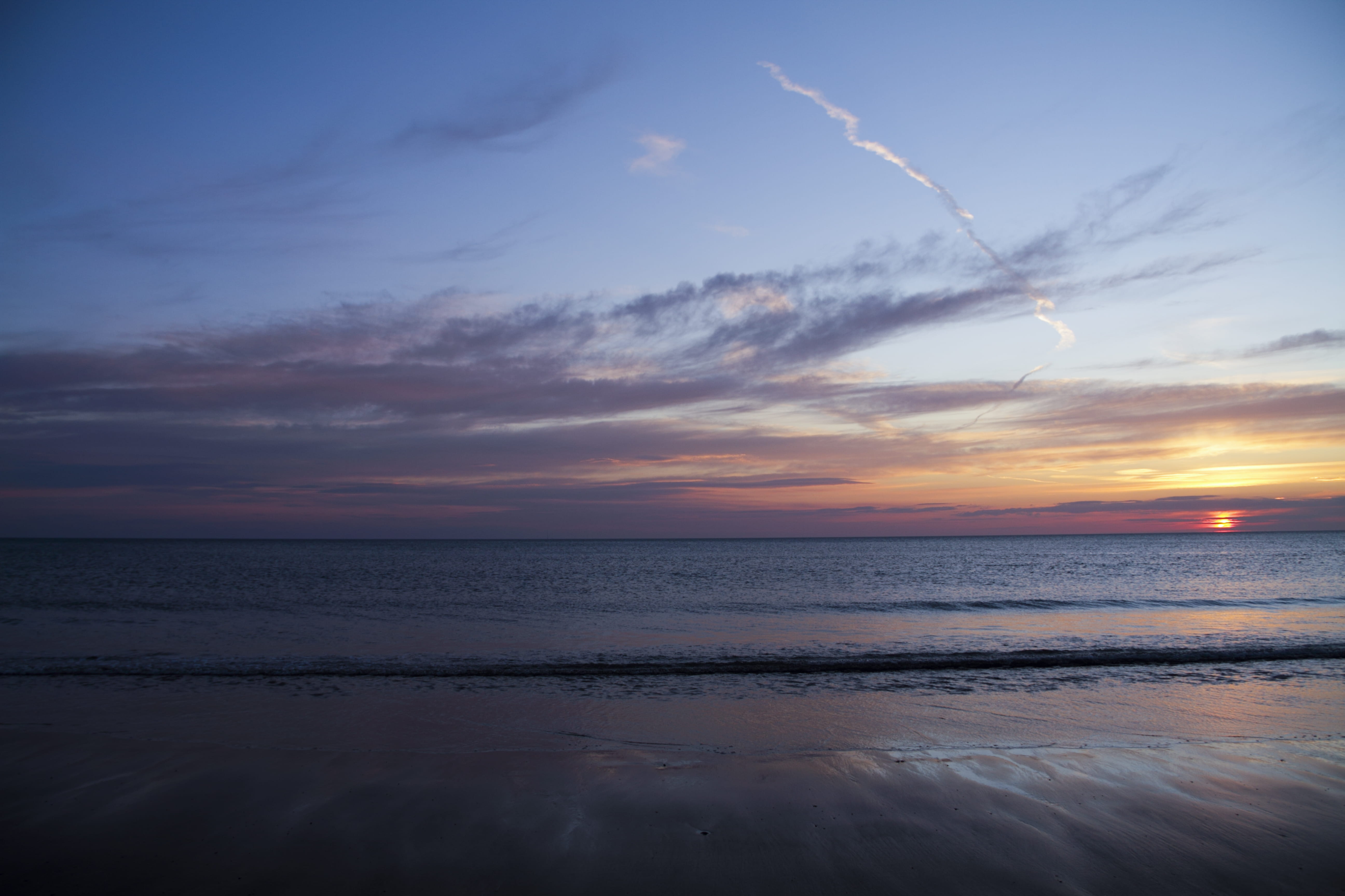 coast, beautiful, united kingdom, tranquility, horizon over water, sea, tranquil scene, coastal, sky, reflection, golden hour, non-urban scene, nature, HD Wallpaper