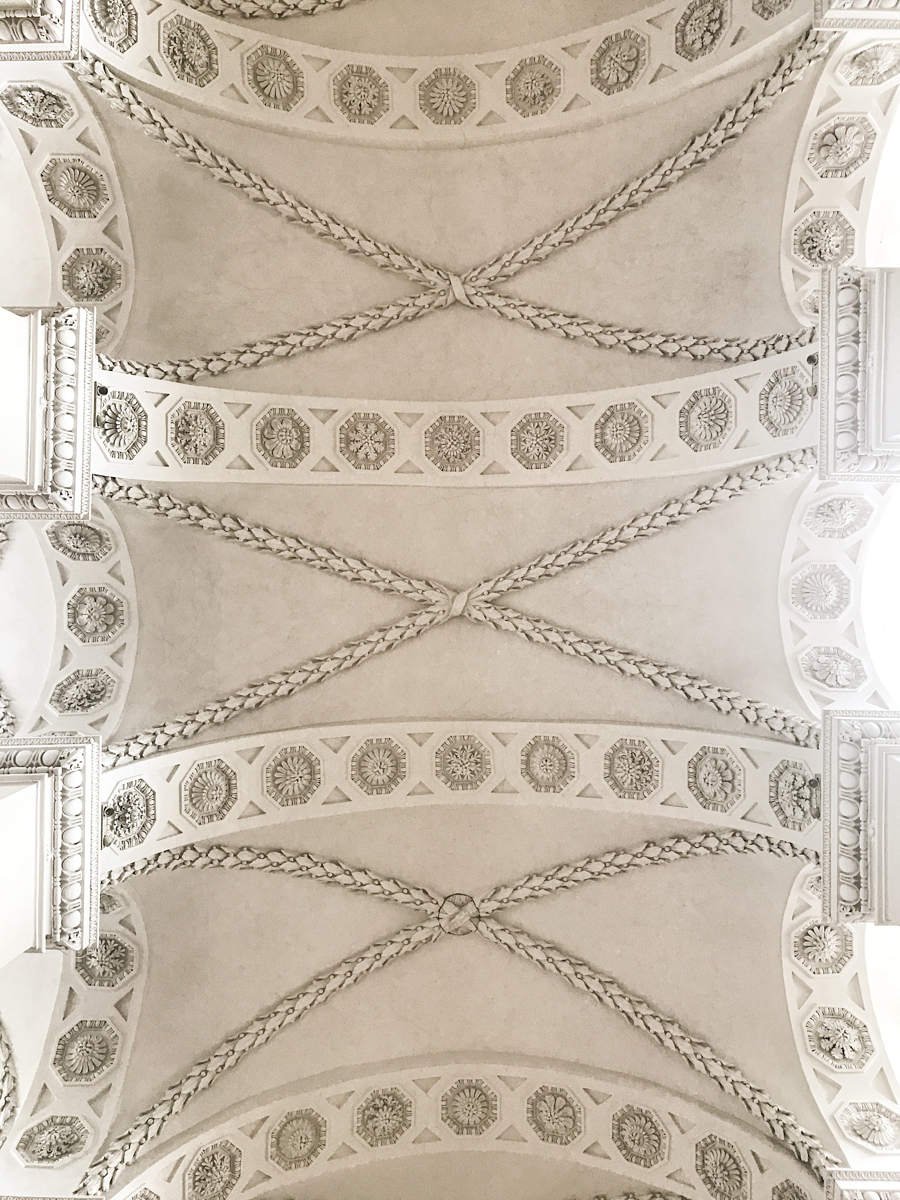 ceiling, building, no people, backgrounds, repetition, white, symmetry, shape, bright, gray, retro styled, lace - textile, full frame, floral pattern, pattern, Phone HD Wallpaper