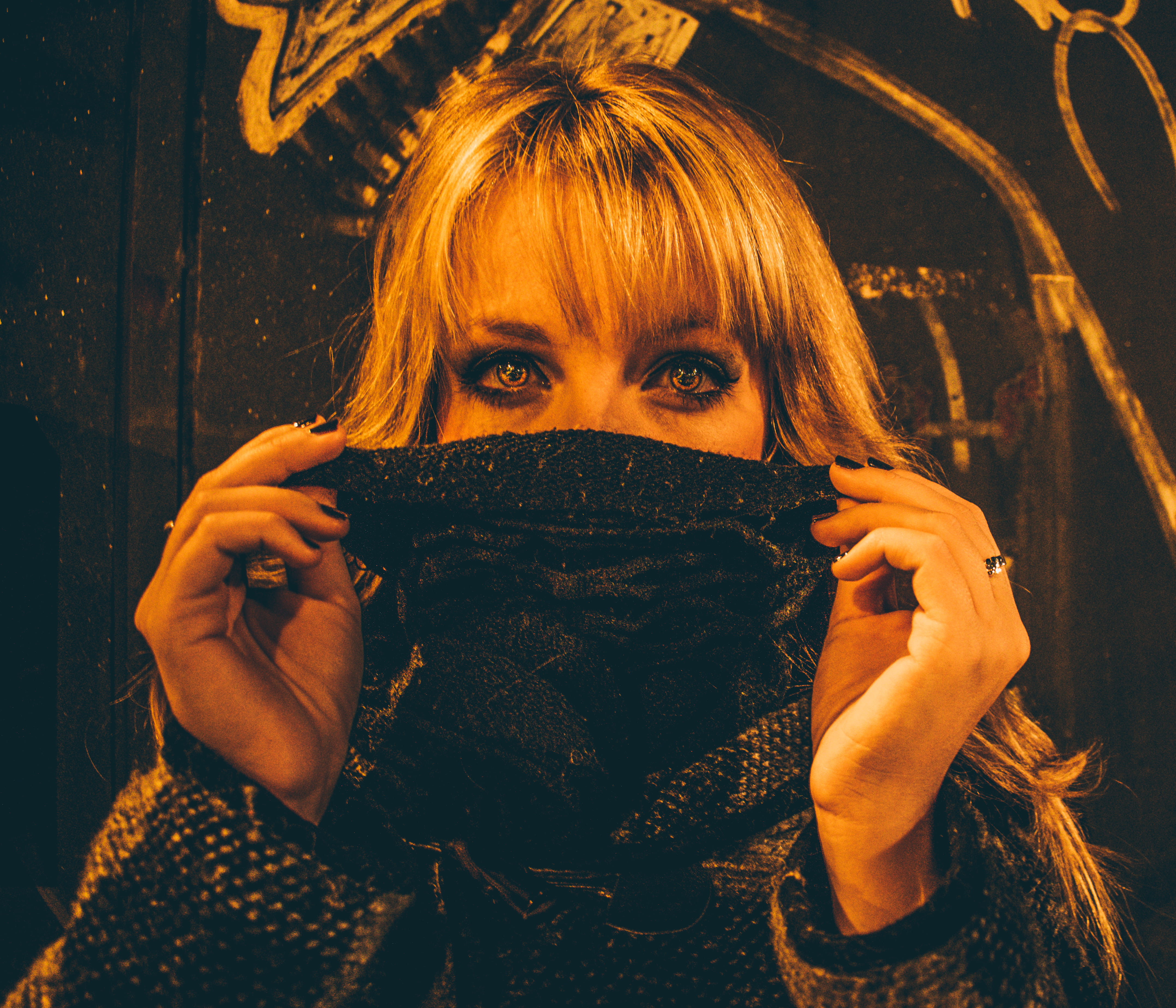 lifestyles, women, hair, hide, blonde, brown, obscured face, blondie, bangs, hairstyle, portrait, holding, adult, salamanca, woman, young adult, waist up, HD Wallpaper