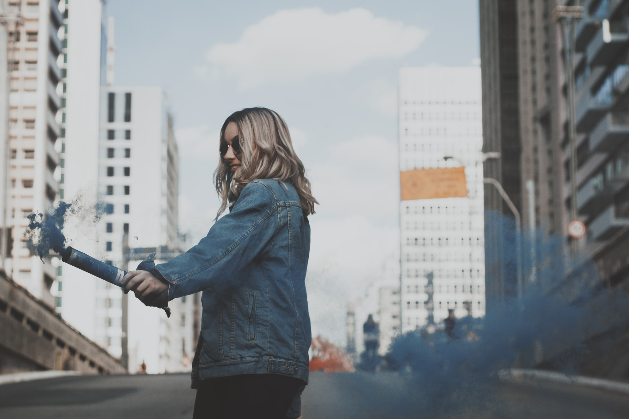 500px, urban, women, smoke, RB Retratos, women with shades, blonde, women outdoors, 1080P, HD Wallpaper