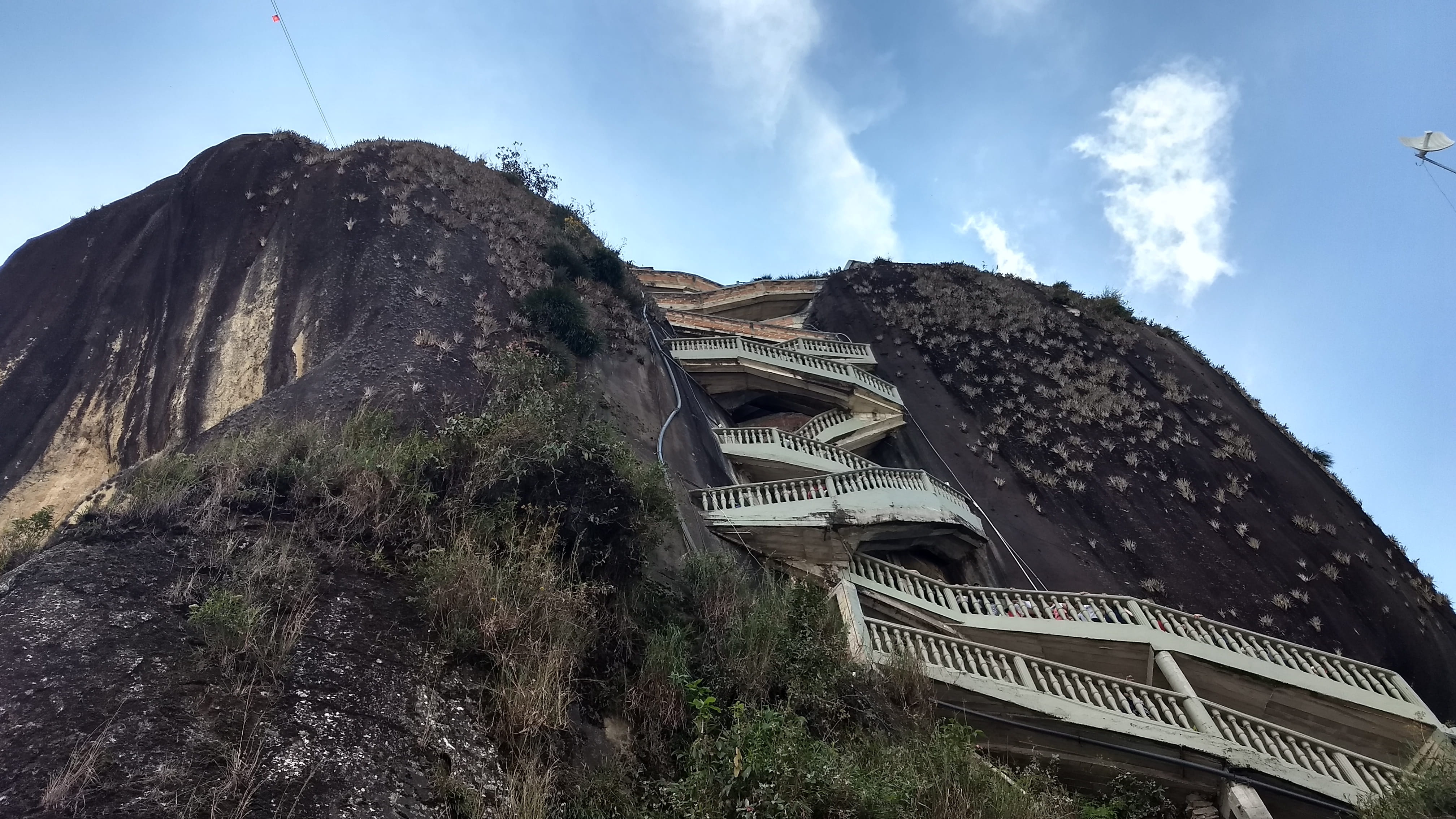 no people, solid, low angle view, plant, mountain, Guatapé, 4K, escaleras, day, travel destinations, cloud - sky, bridge, piedras, building exterior, architecture, HD Wallpaper