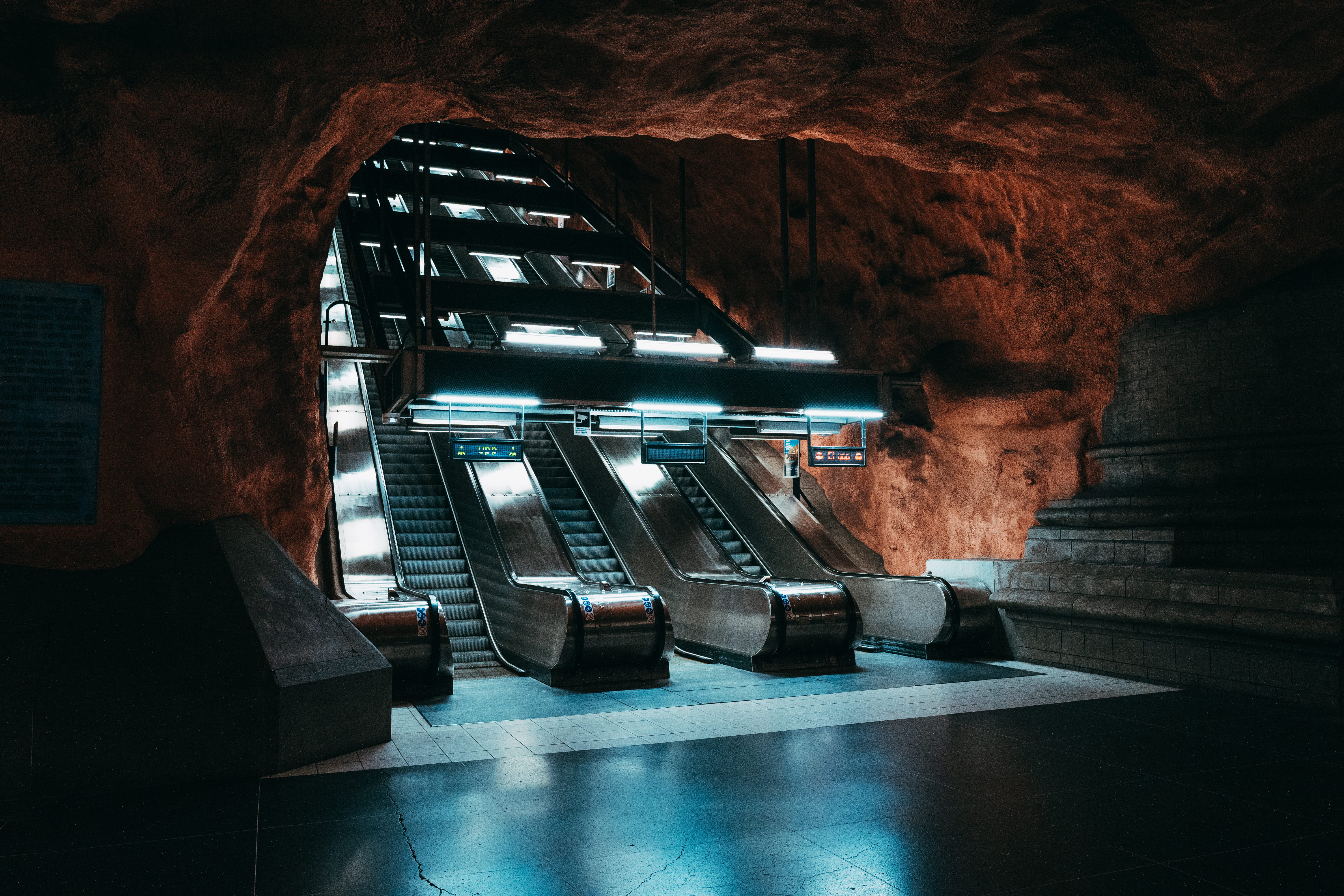 grey, travel, metro, 5K, built Structure, indoors, stockholm, stairs, dark, tunnel, city, inside Of, escalator, stair, architecture, ancient, transport, HD Wallpaper
