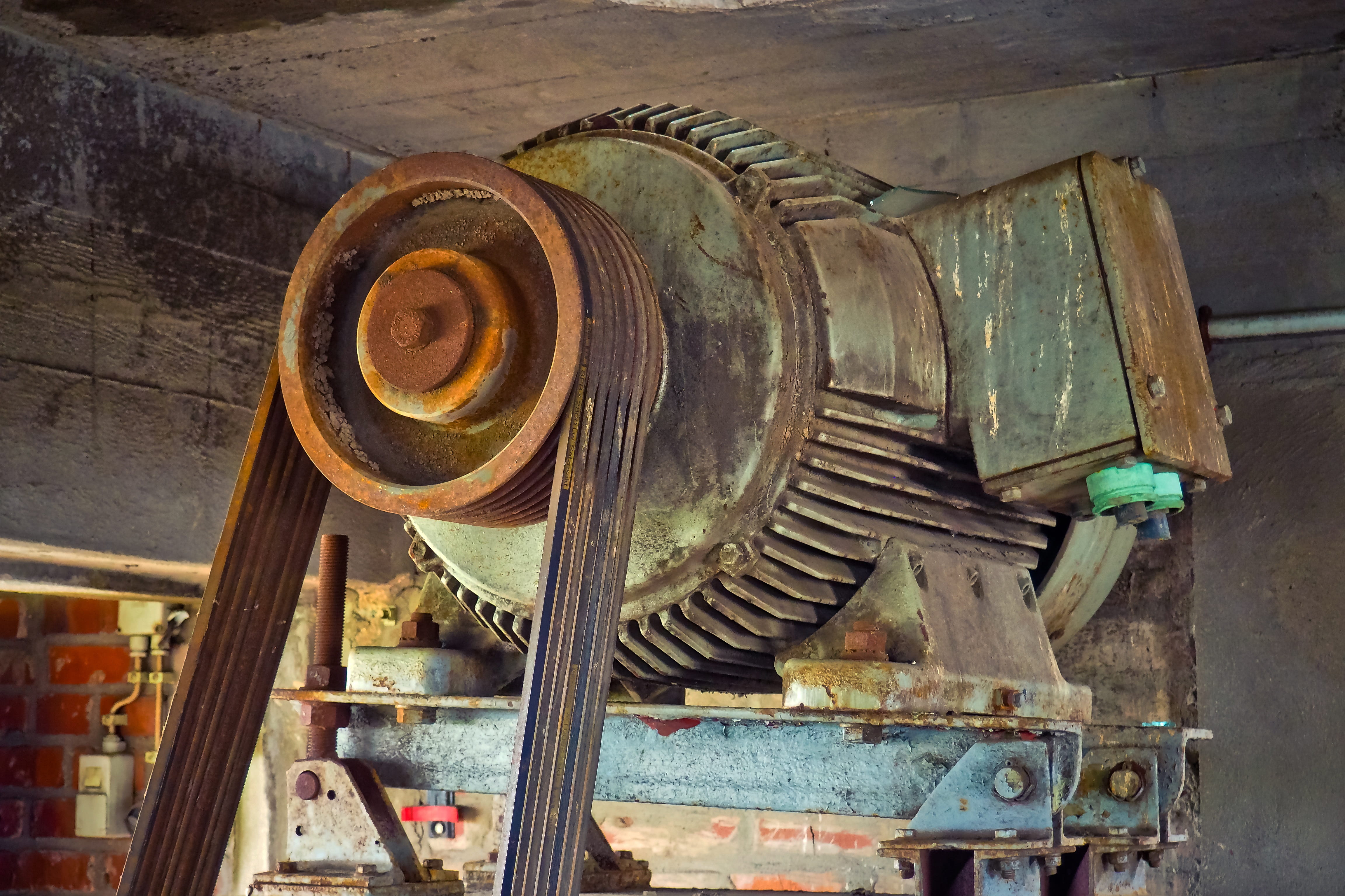 lost places, dilapidated, run down, metal, wood - material, abandoned, motor, high angle view, ailing, destroyed, weathered, drive, decay, industrial building, HD Wallpaper