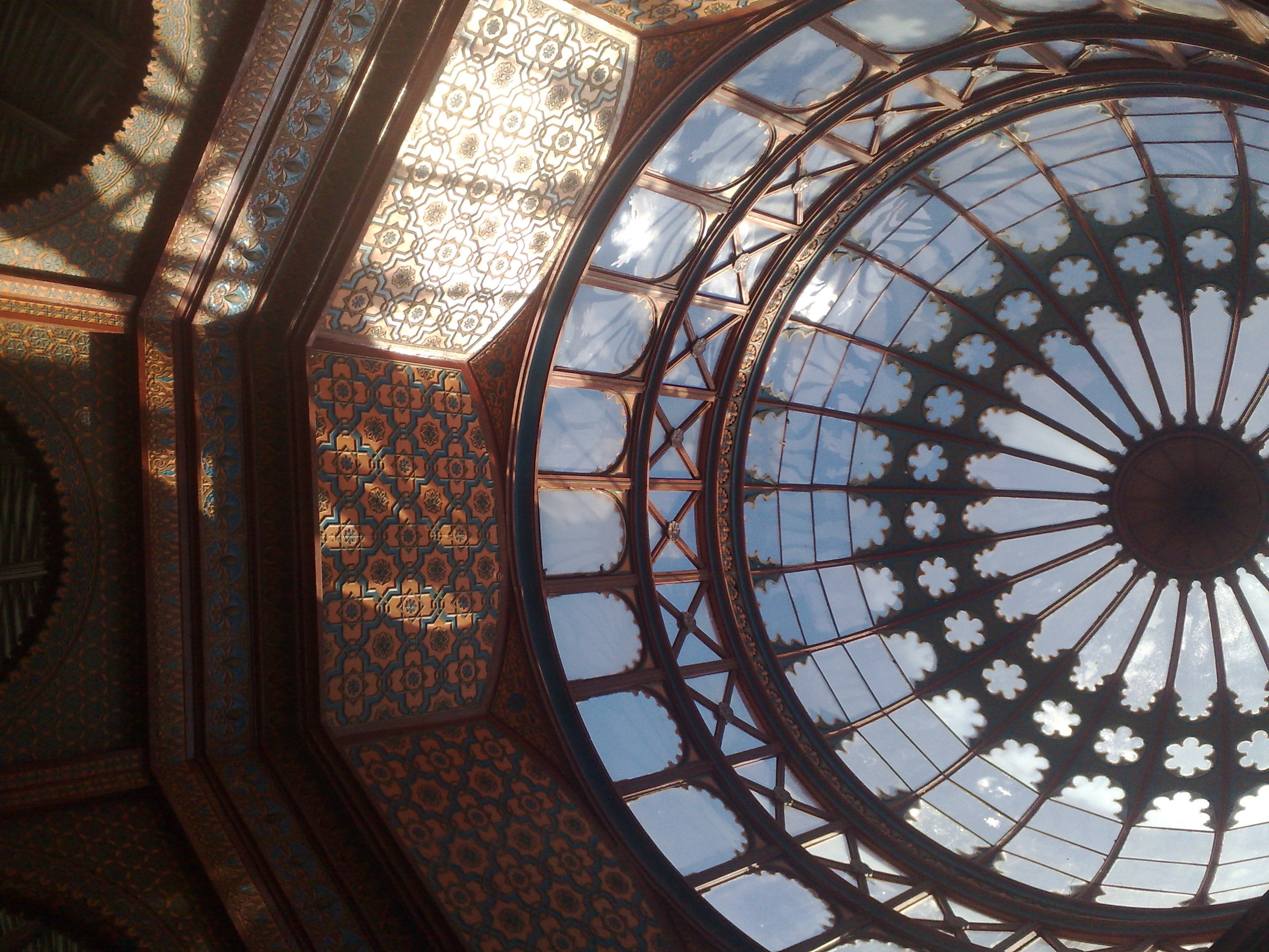 glass - material, dome, history, art and craft, indoors, low angle view, ceiling, no people, shape, 2K, architecture, place of worship, floral pattern, HD Wallpaper