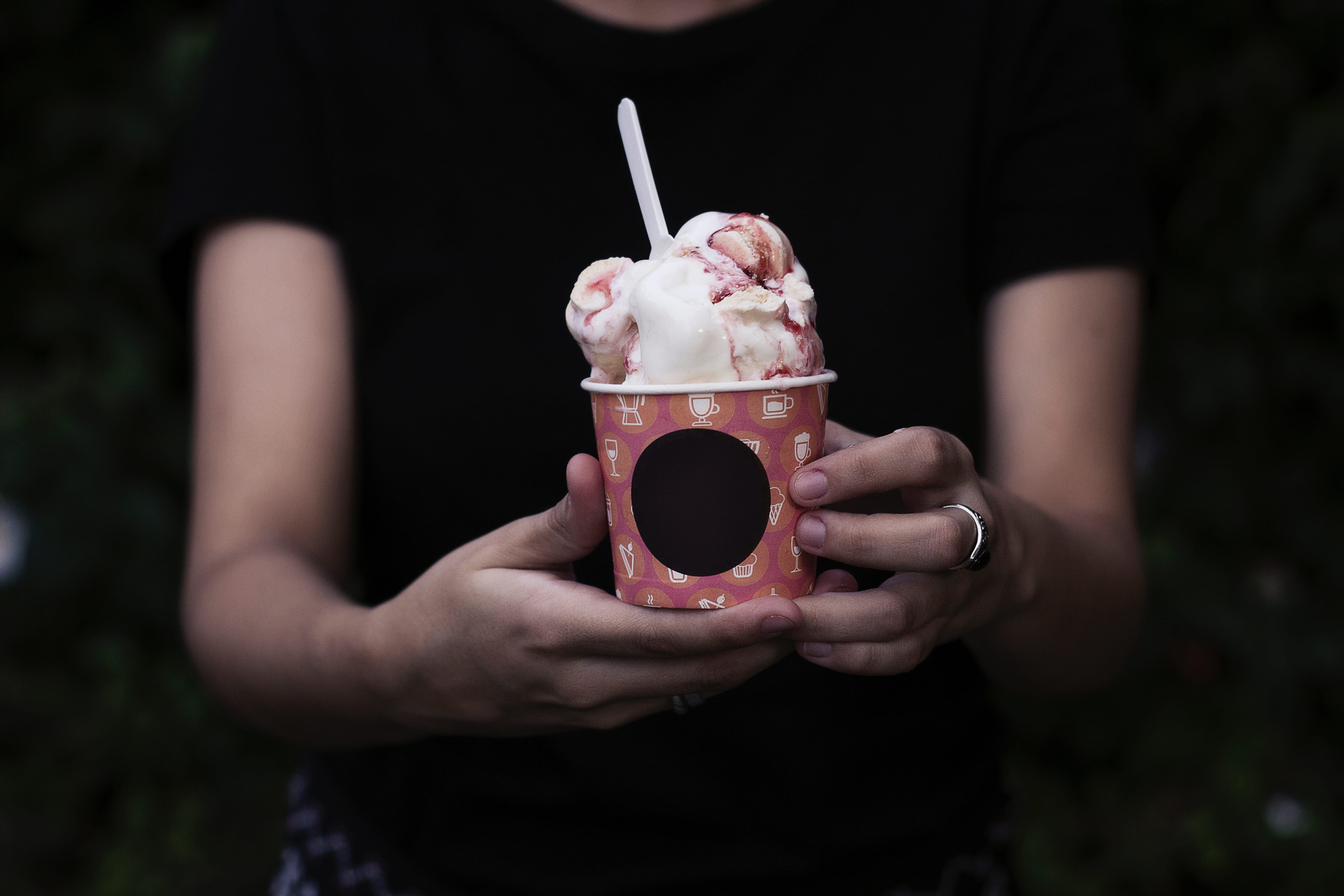 adults only, food and drink, focus on foreground, 5K, food, adult, glass, summer, hand, human Hand, straw, cold - Temperature, ice, dairy product, freshness, HD Wallpaper