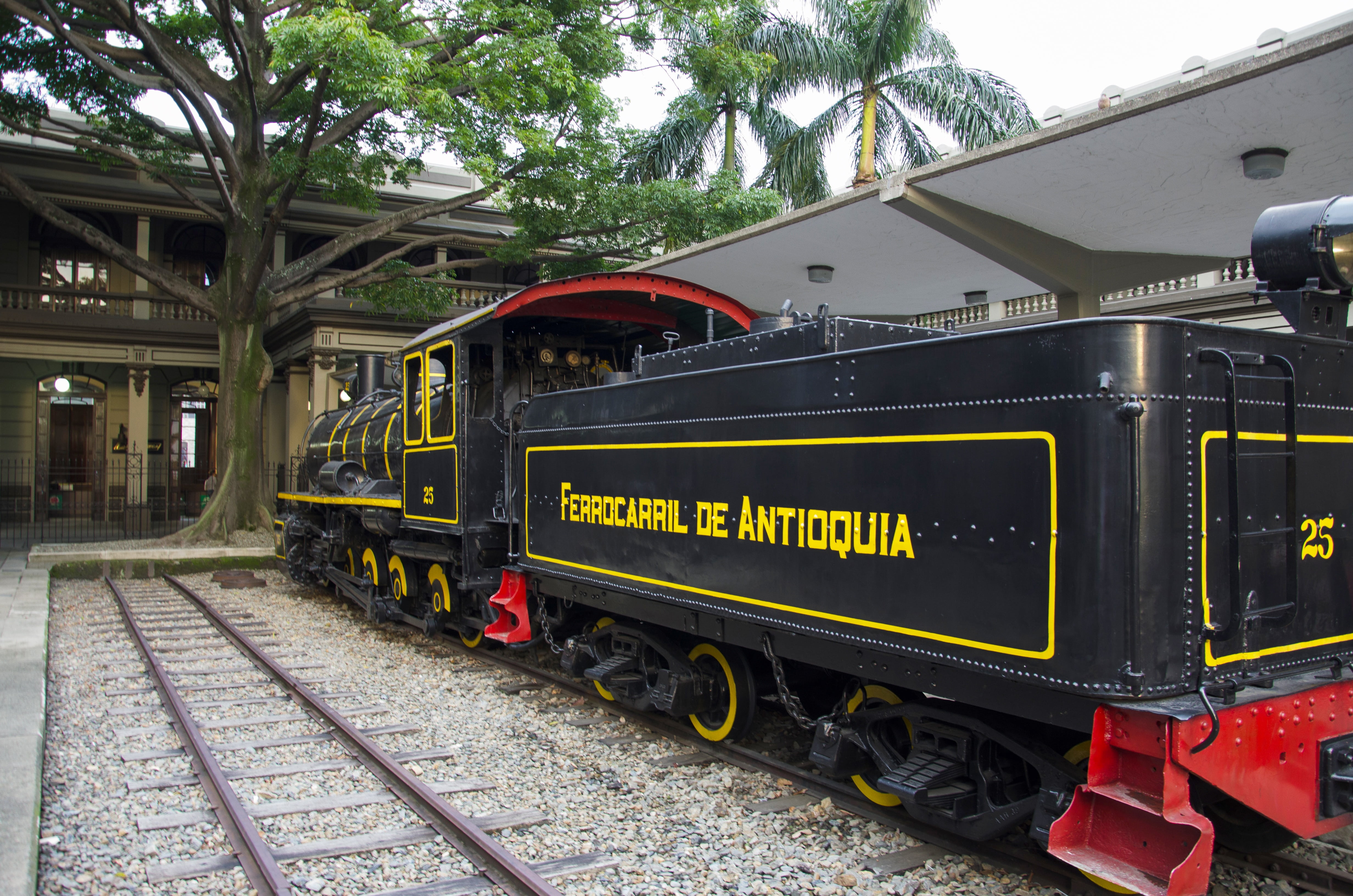 station, antioquia, day, land vehicle, railroad station platform, plant, no people, town center, medellin, outdoors, public transportation, railway, railroad station, HD Wallpaper