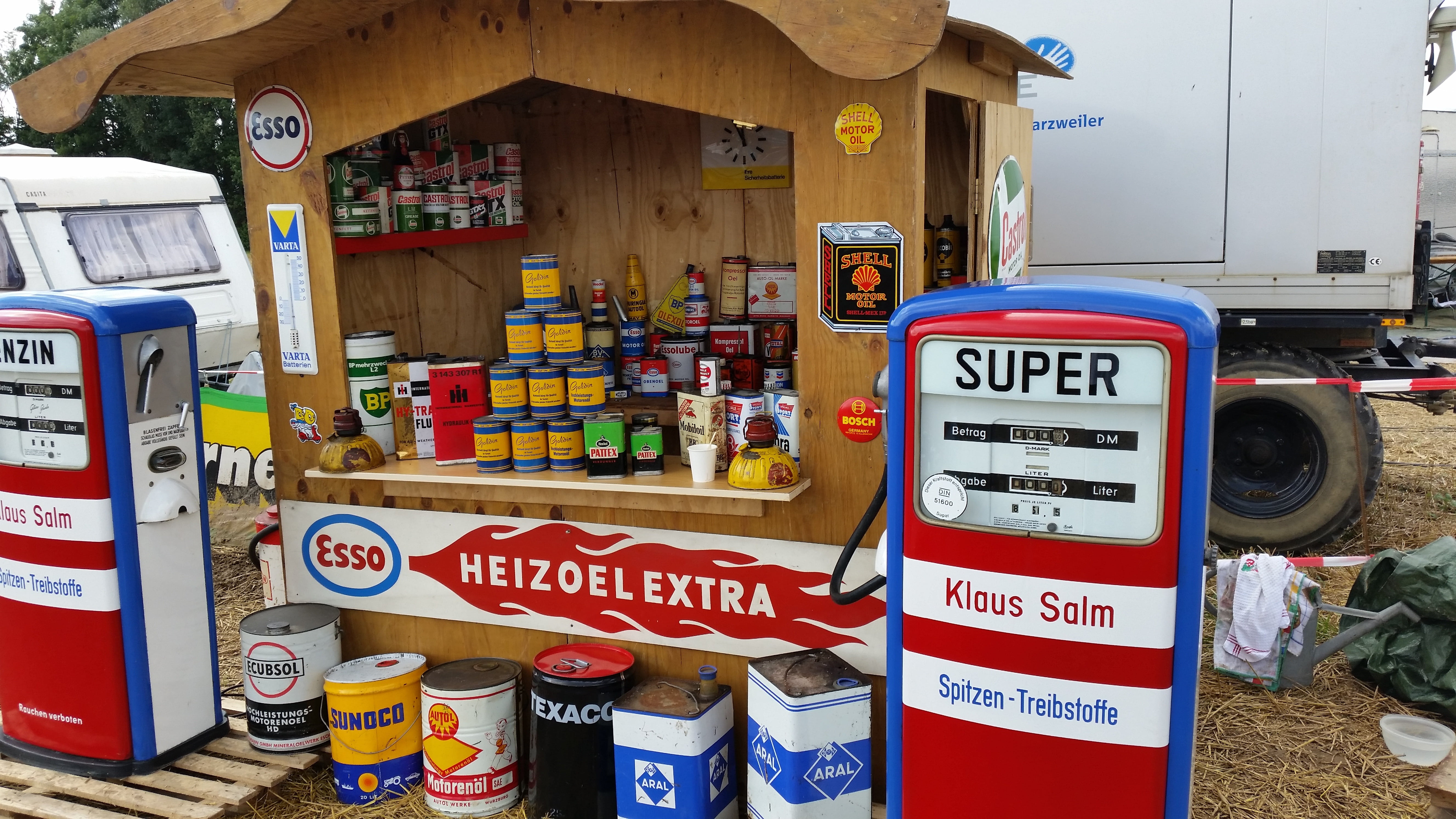 communication, no people, container, text, 5K, outdoors, car, refuel, petrol stations, information sign, mode of transportation, gas pump, store, sale, HD Wallpaper