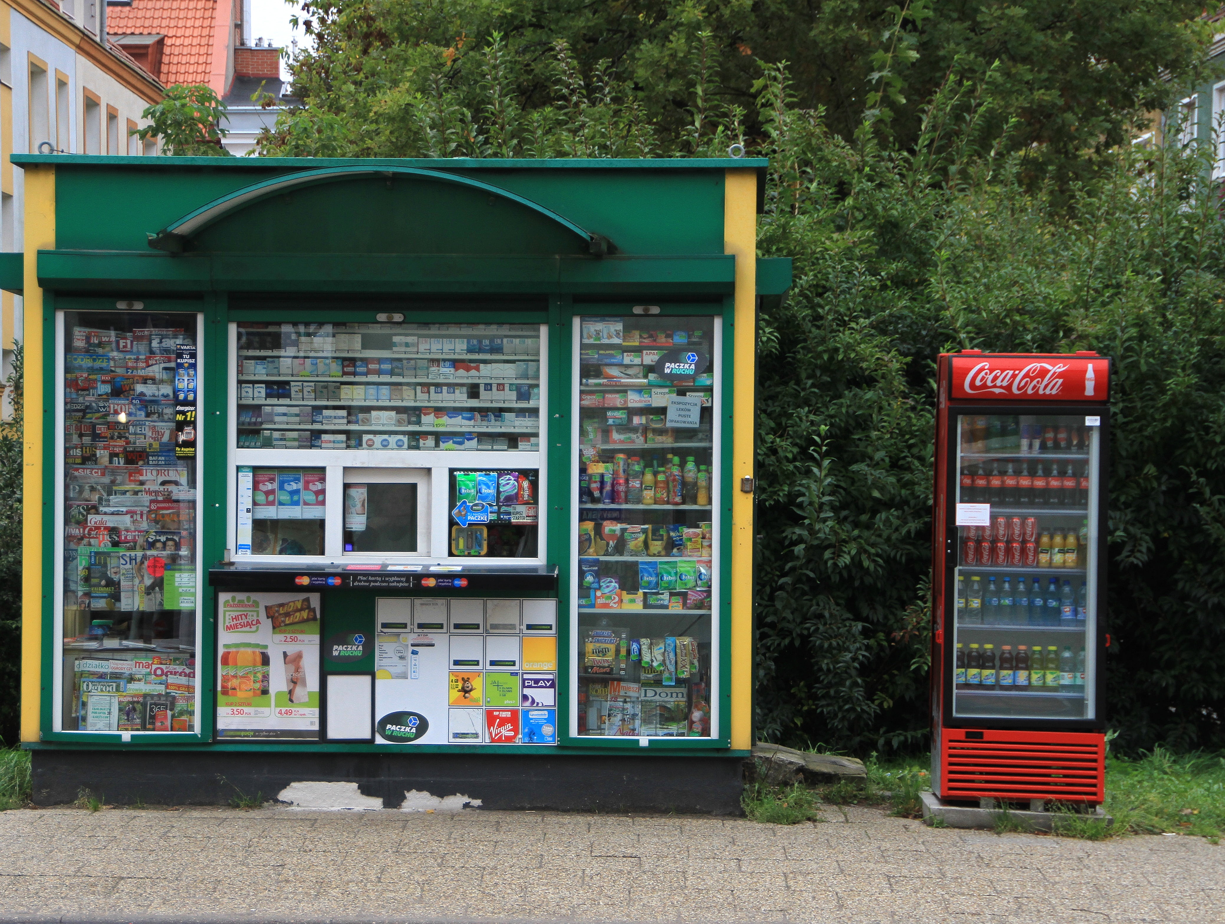shopping, store, outdoors, street vending, text, built structure, technology, architecture, poland, no people, communication, kiosk, tree, vending machine, HD Wallpaper
