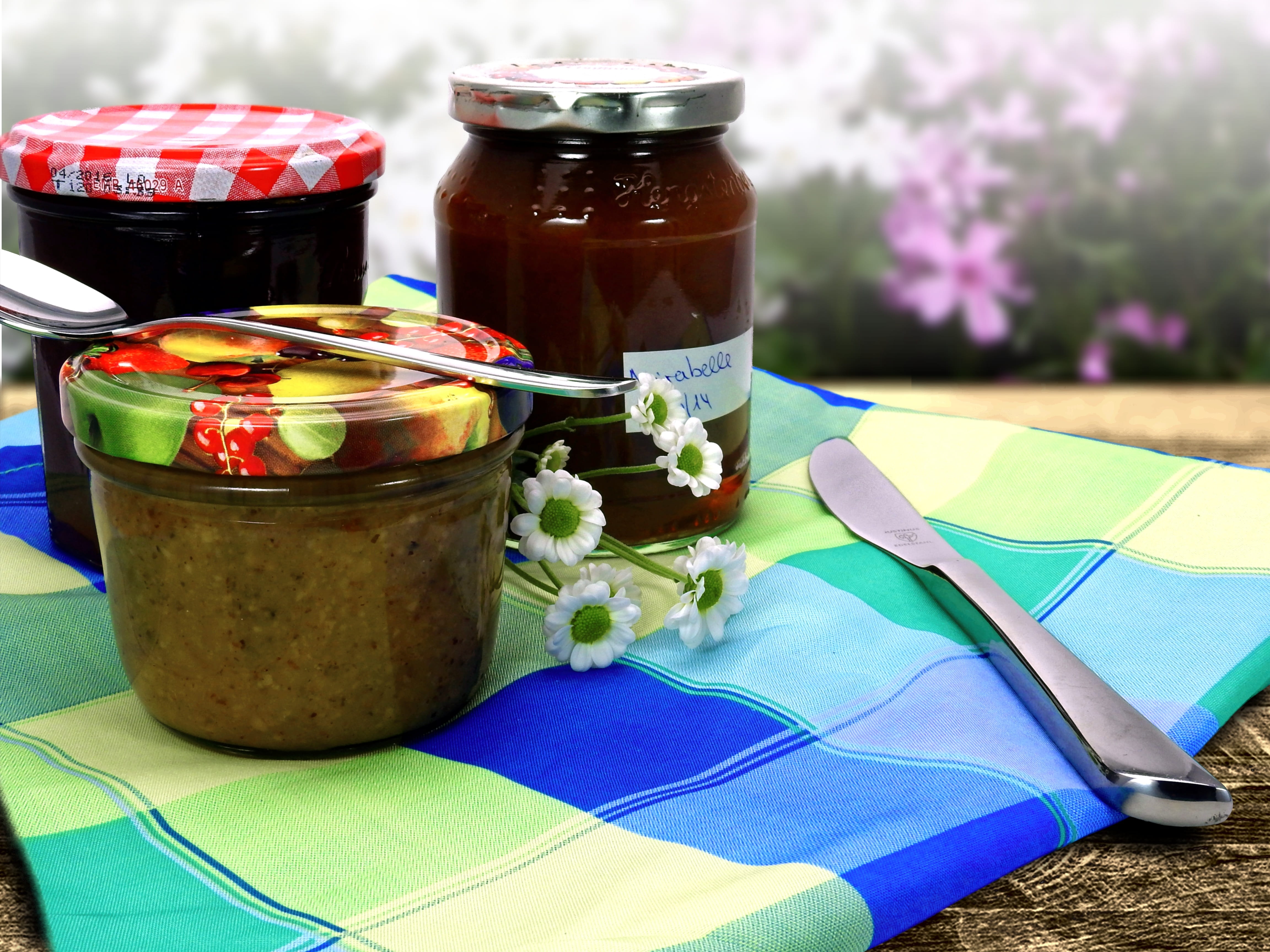 transparent, food and drink, preserves, focus on foreground, outdoors, glass - material, wellbeing, knife, Breakfast, healthy eating, airtight, jar, sweet, HD Wallpaper