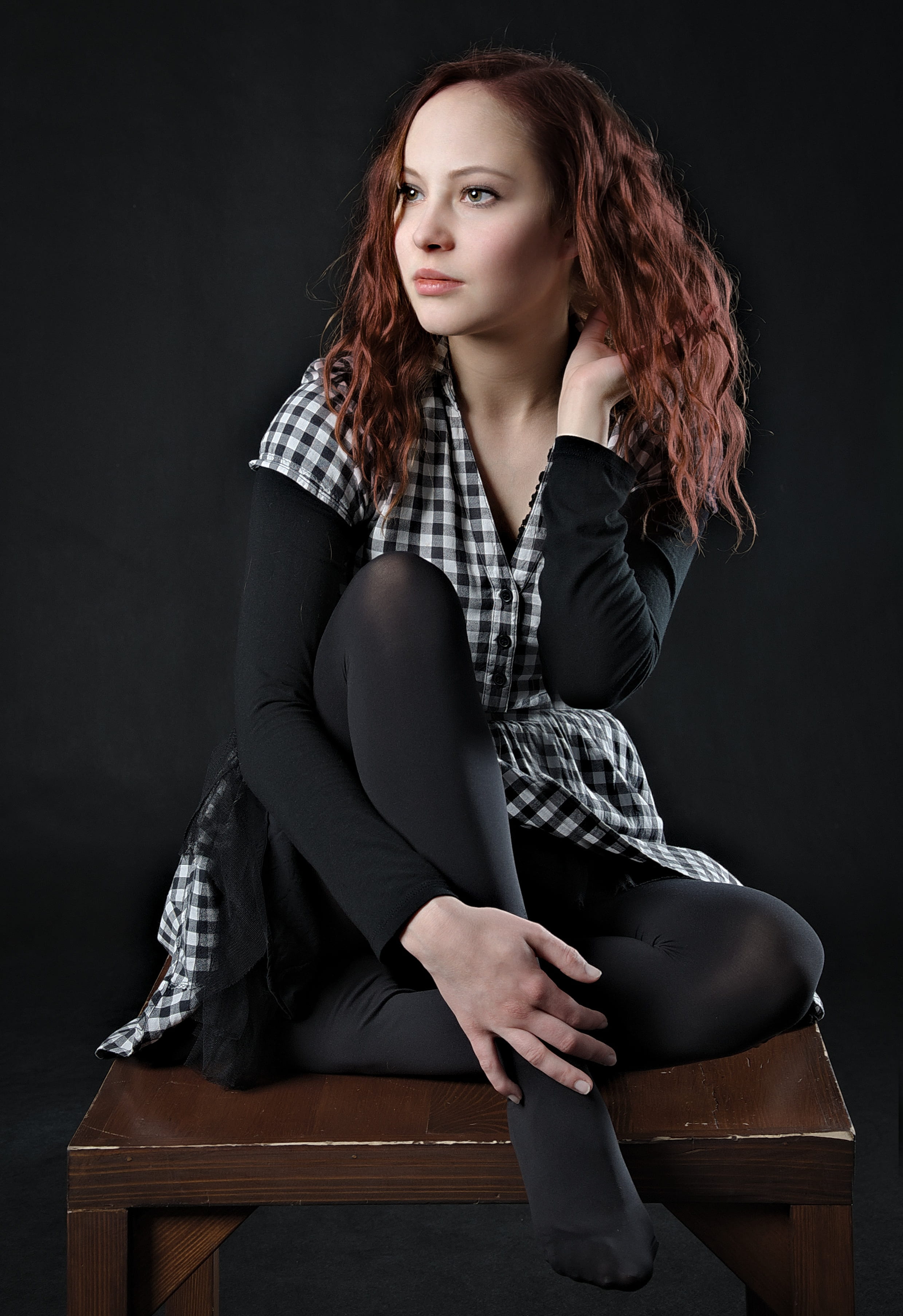 fashion, hairstyle, thoughtfulness, looking at camera, beautiful woman, character, brown, seat, reverie, black, hair, women, studio shot, one person, look, Phone HD Wallpaper